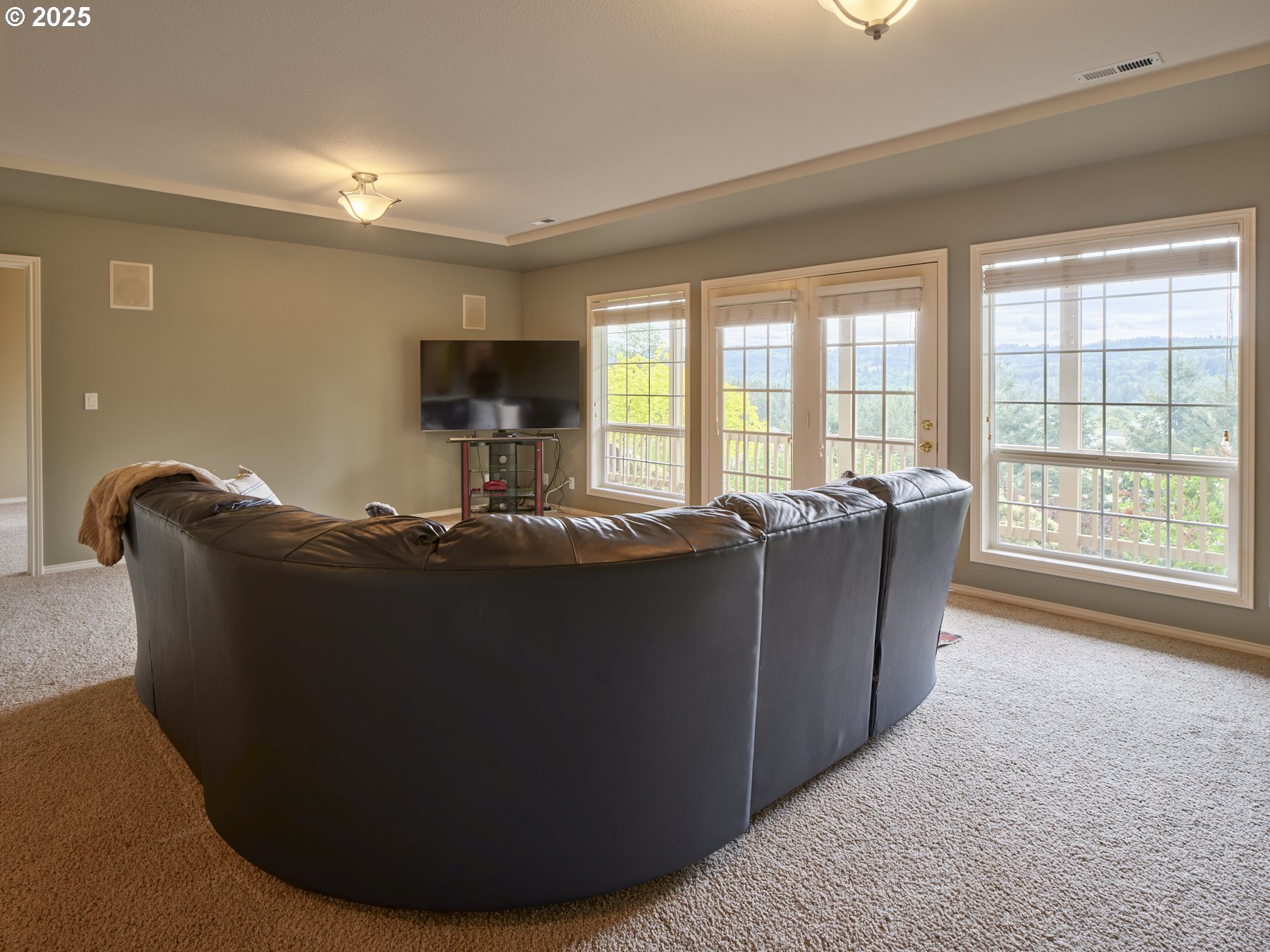 256 EAGLE POINT DR