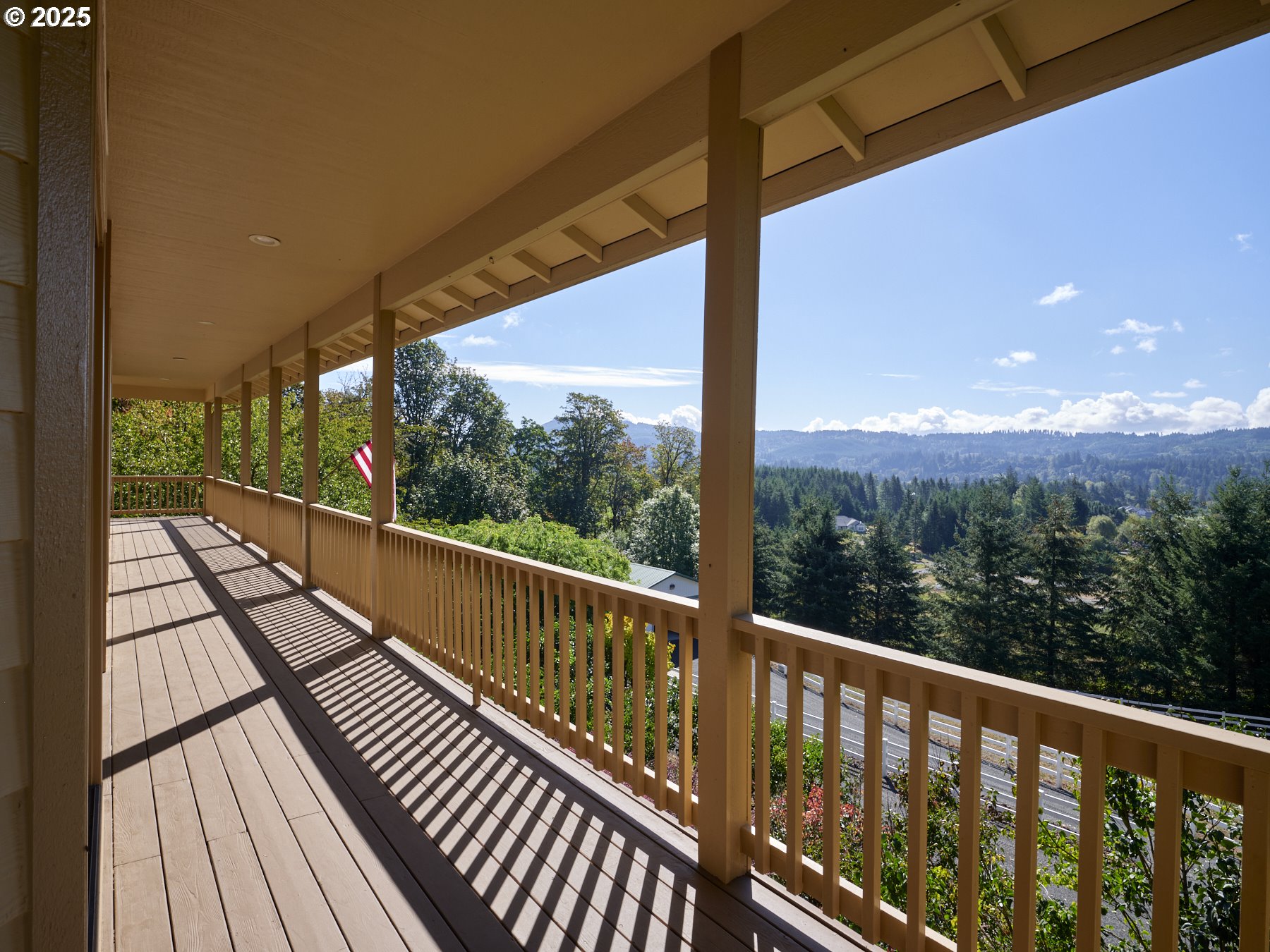 256 EAGLE POINT DR