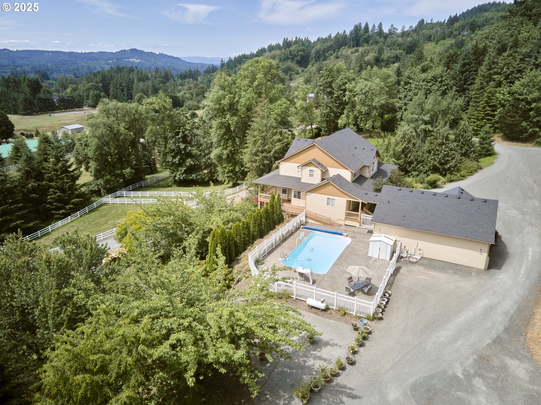 256 EAGLE POINT DR