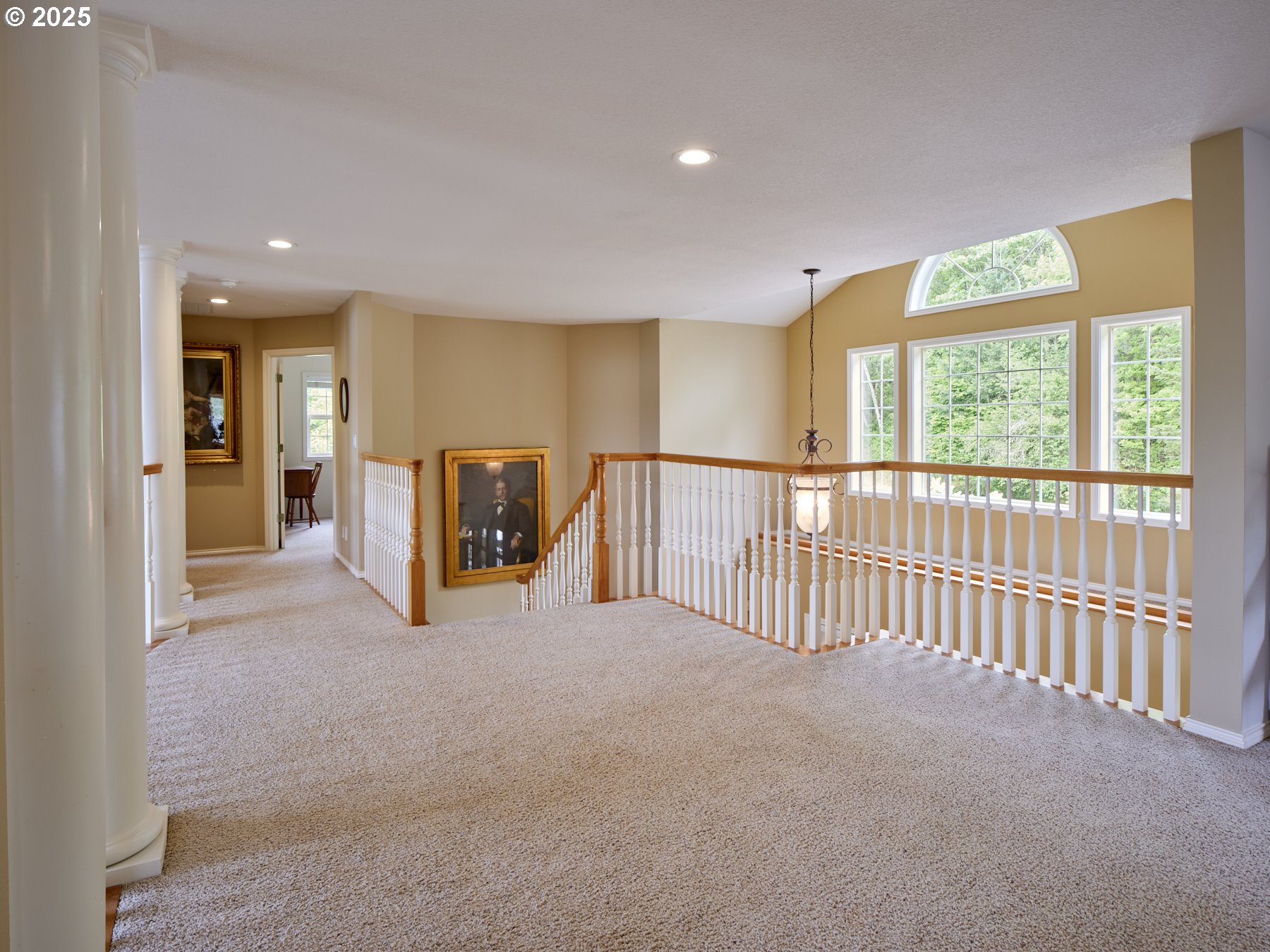 256 EAGLE POINT DR