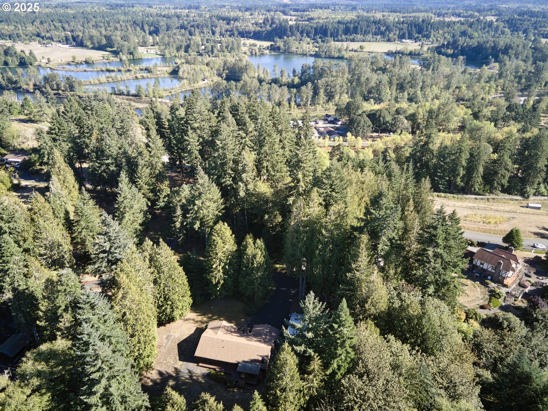 135 RIDGECREST DR