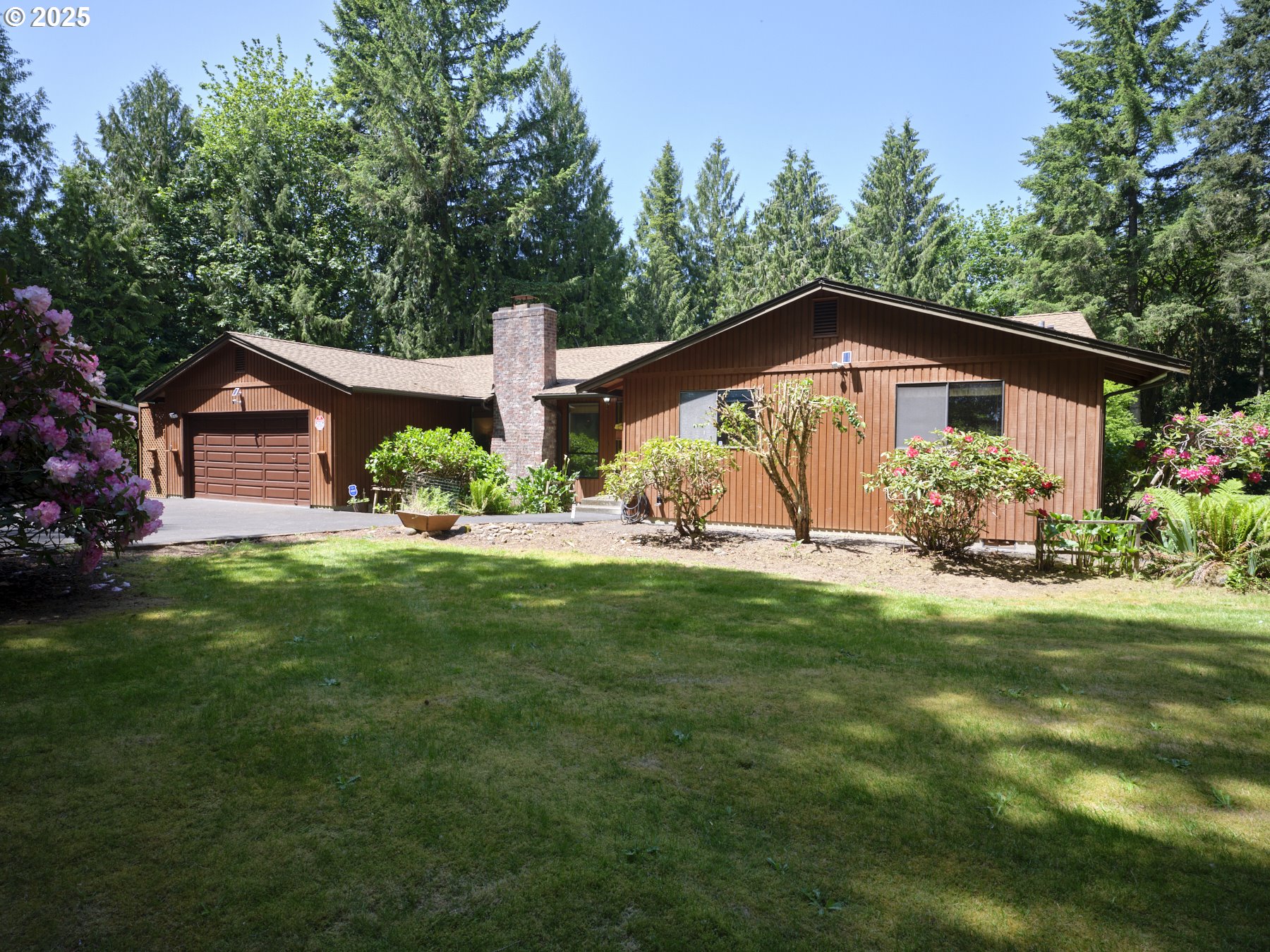 135 RIDGECREST DR