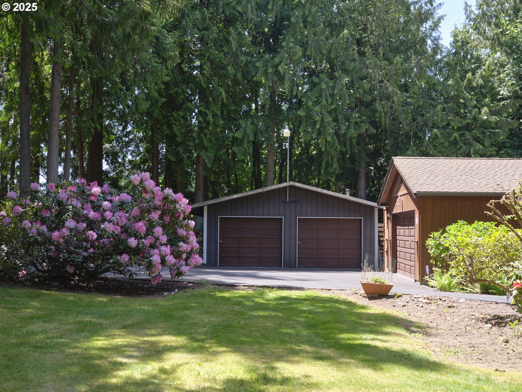 135 RIDGECREST DR