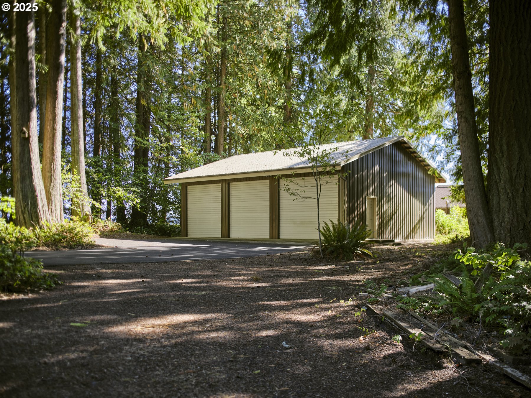 135 RIDGECREST DR