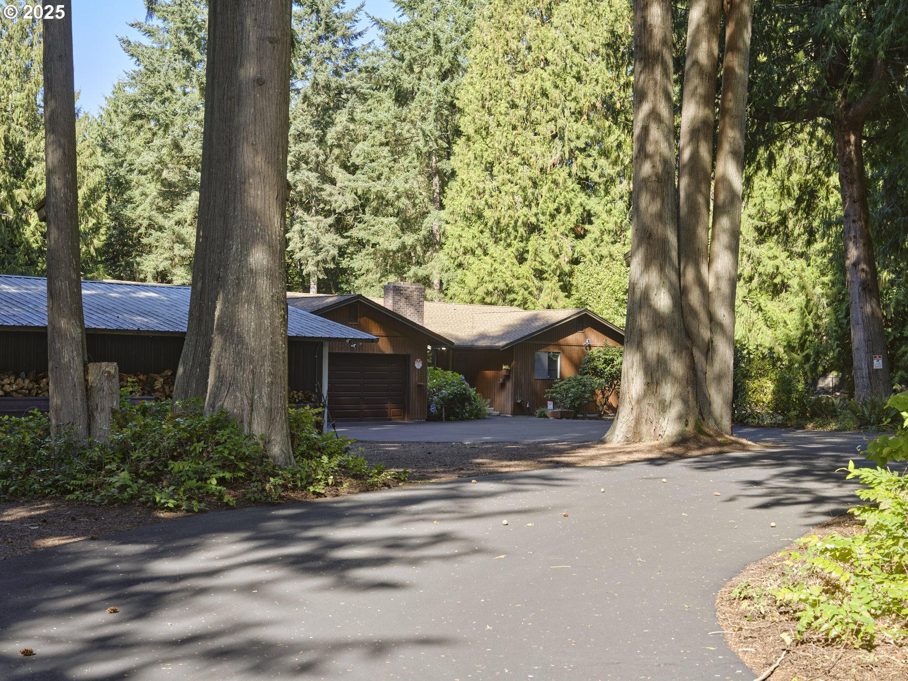 135 RIDGECREST DR
