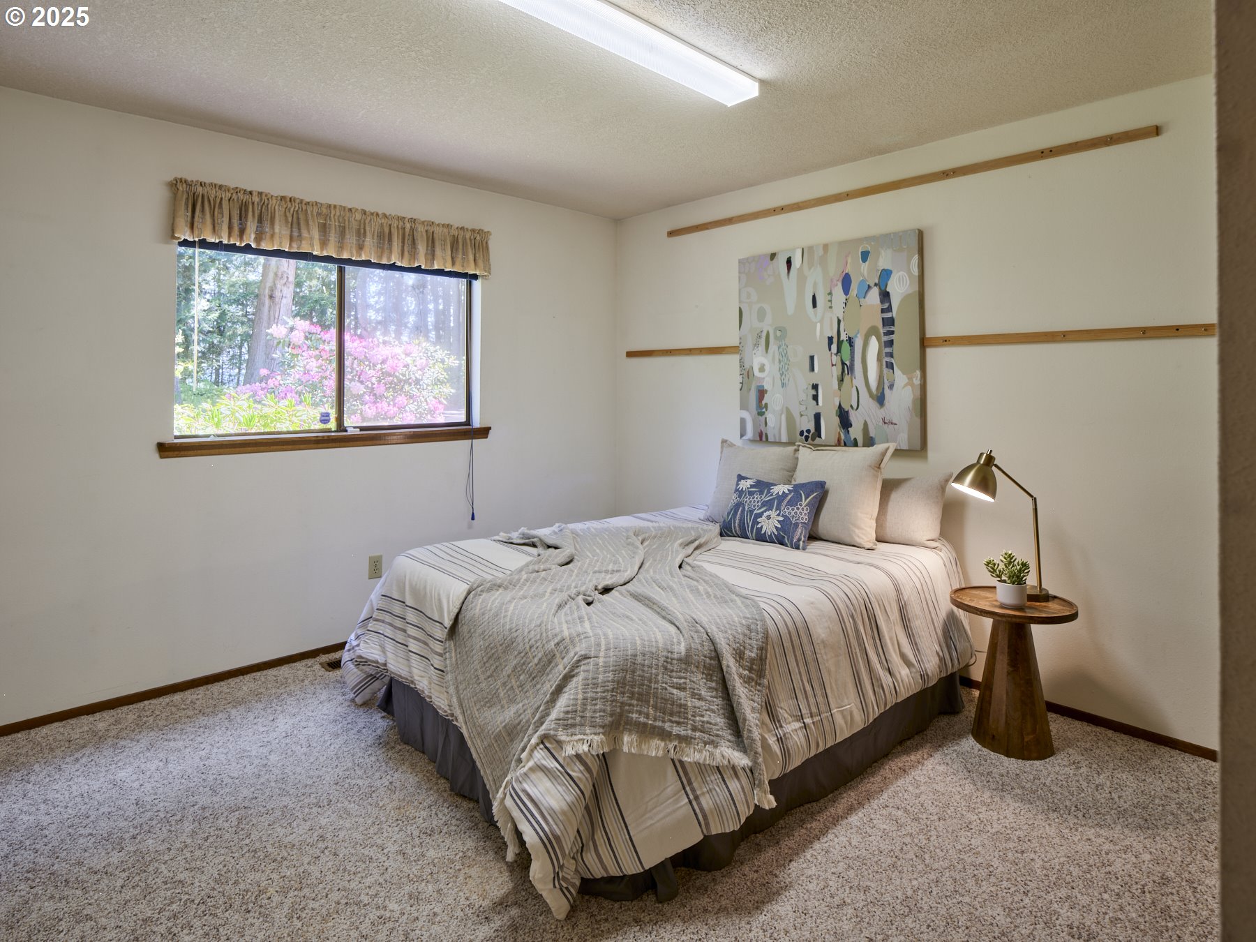 135 RIDGECREST DR