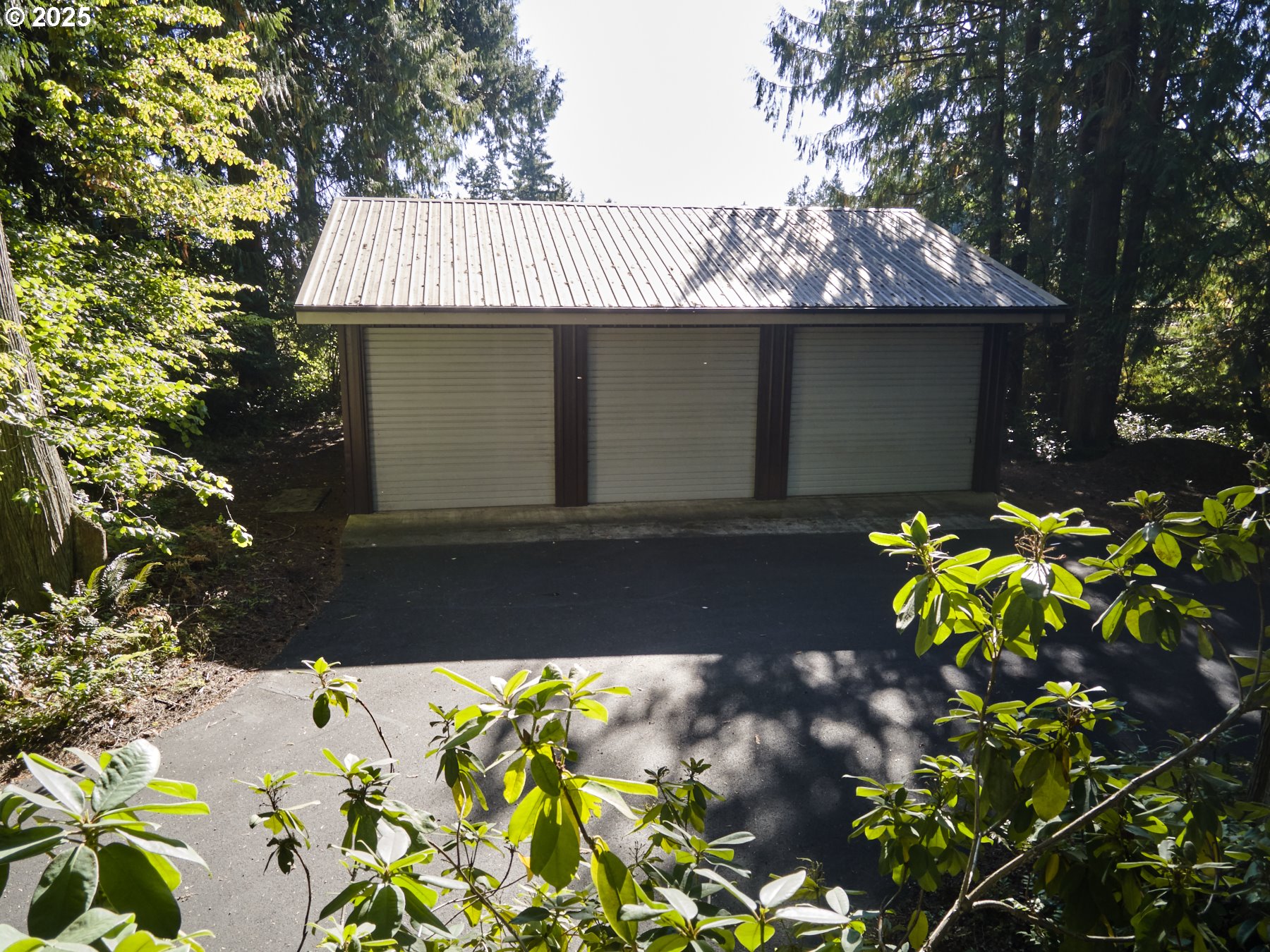 135 RIDGECREST DR