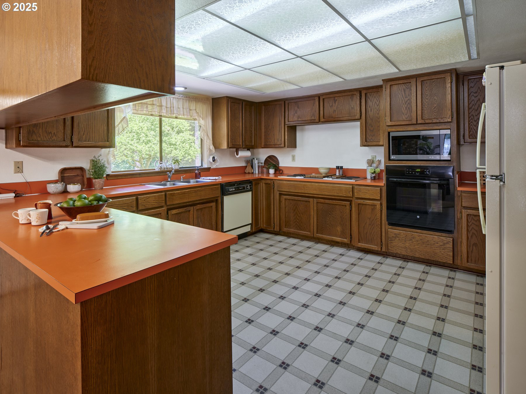 135 RIDGECREST DR