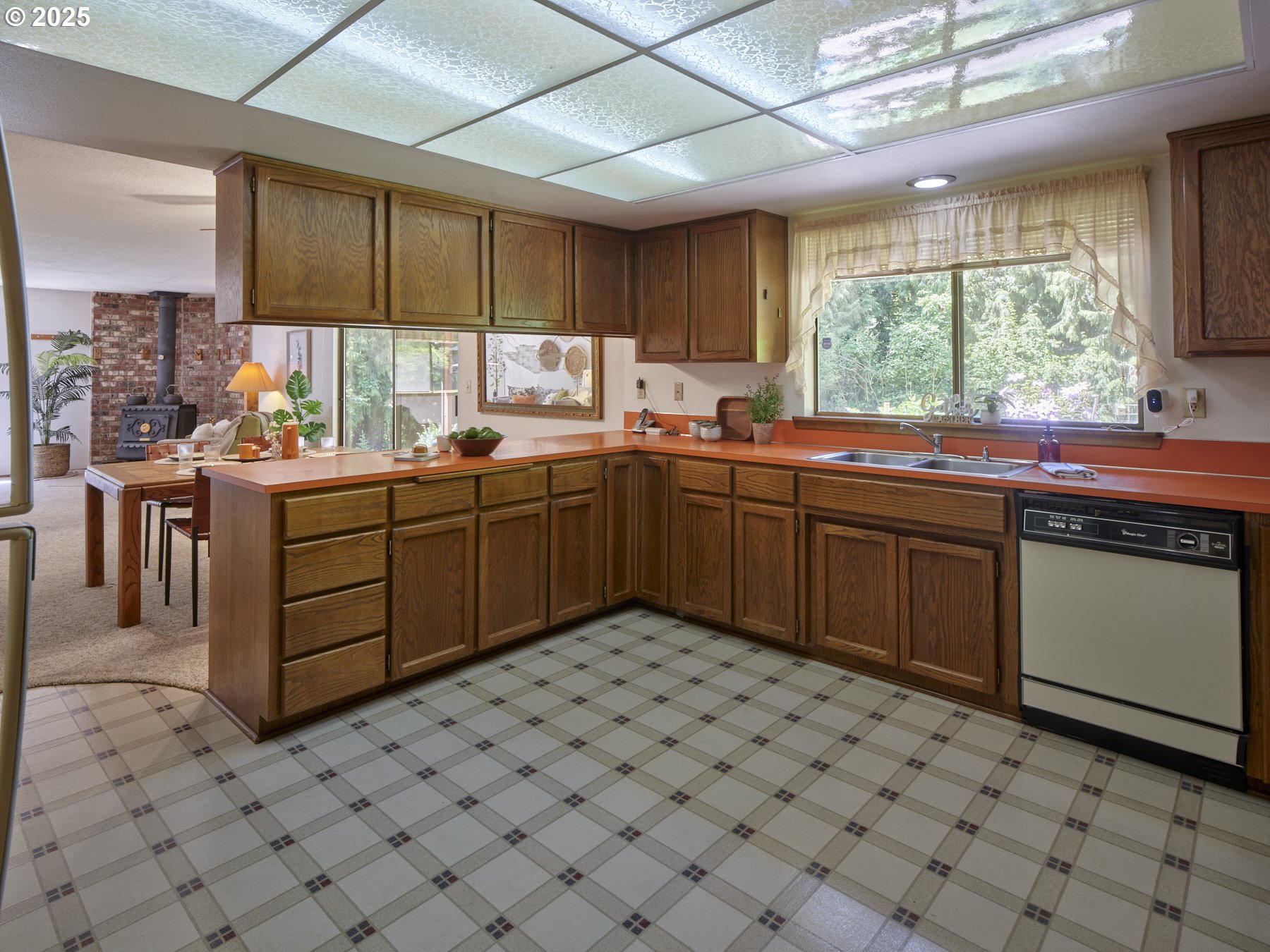 135 RIDGECREST DR