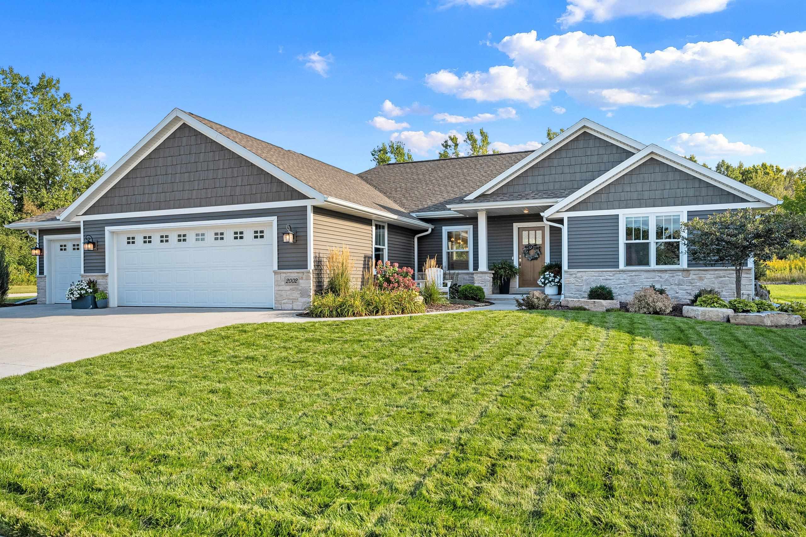 2002 EXPLORERS Trail