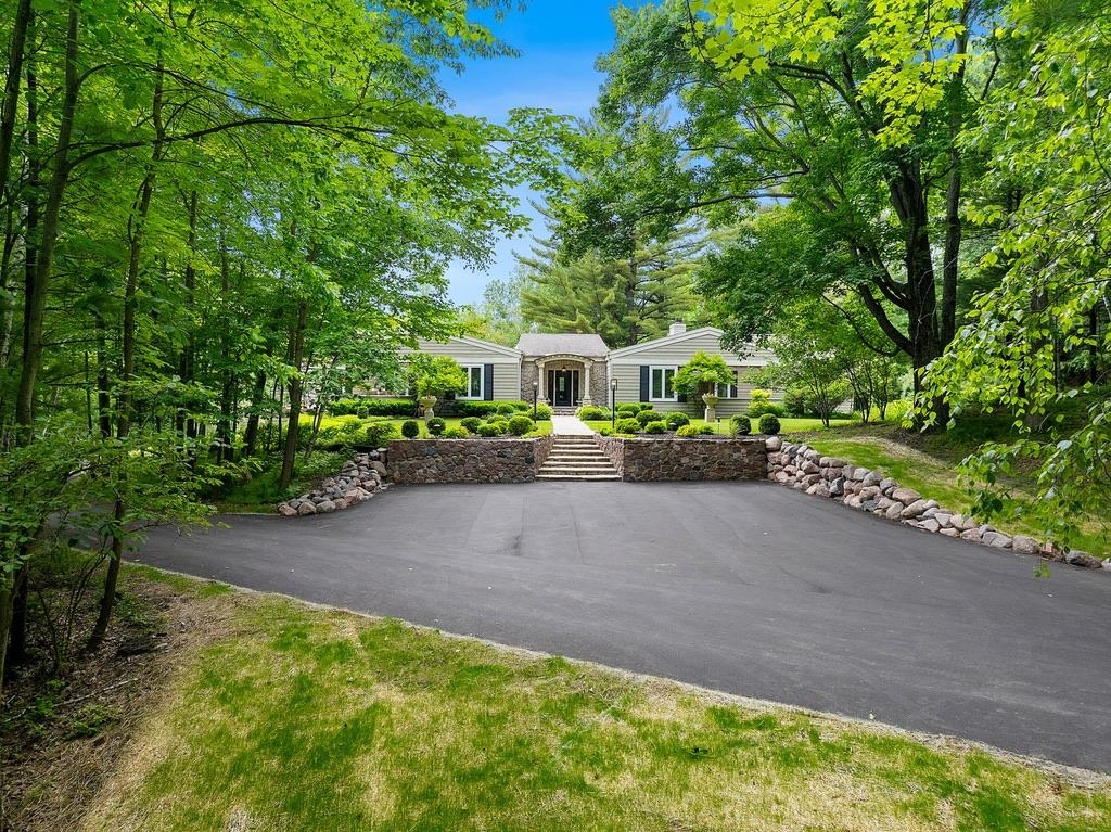 4427 GYPSY Lane