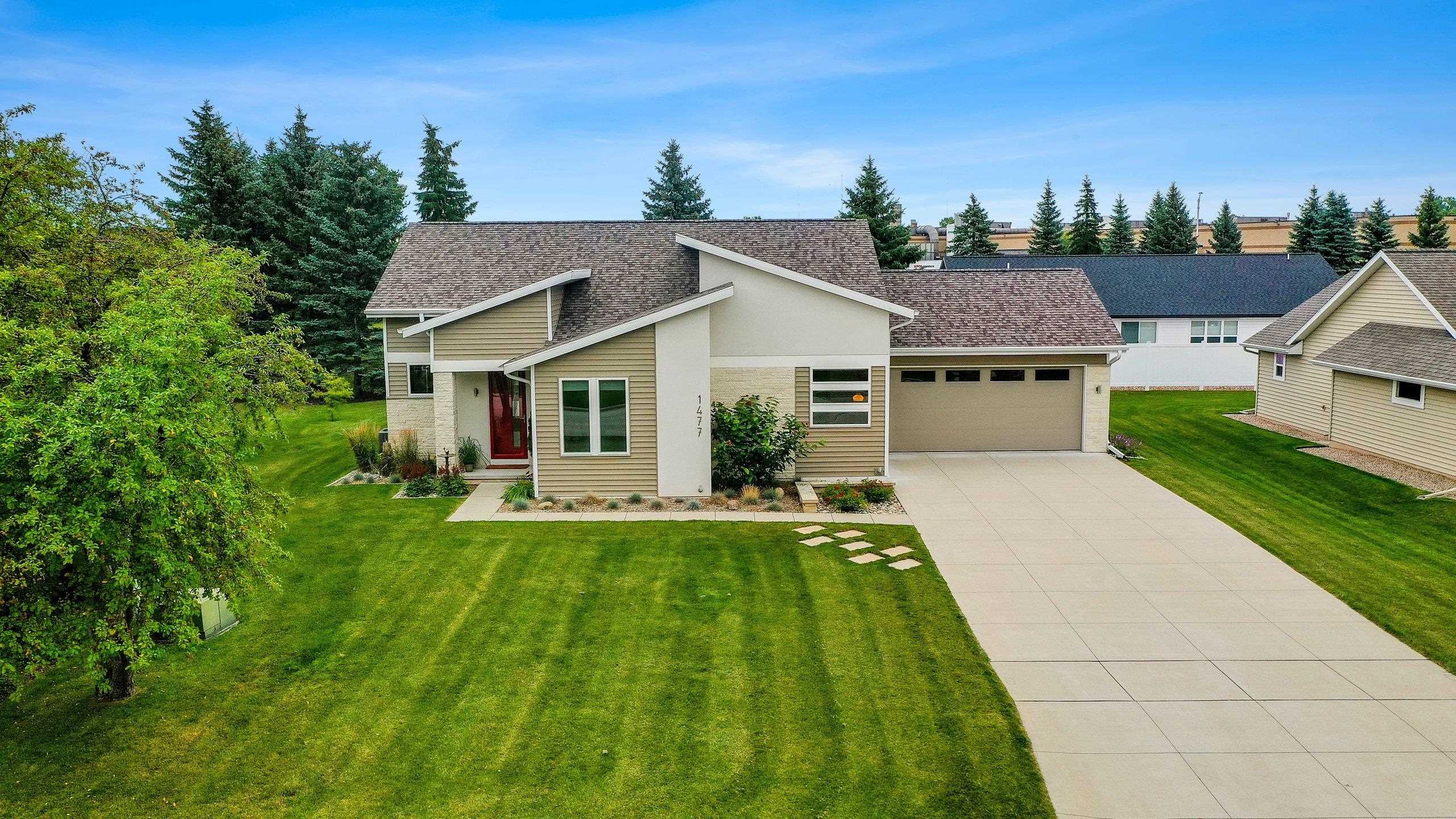 1477 FOX RIVER Drive