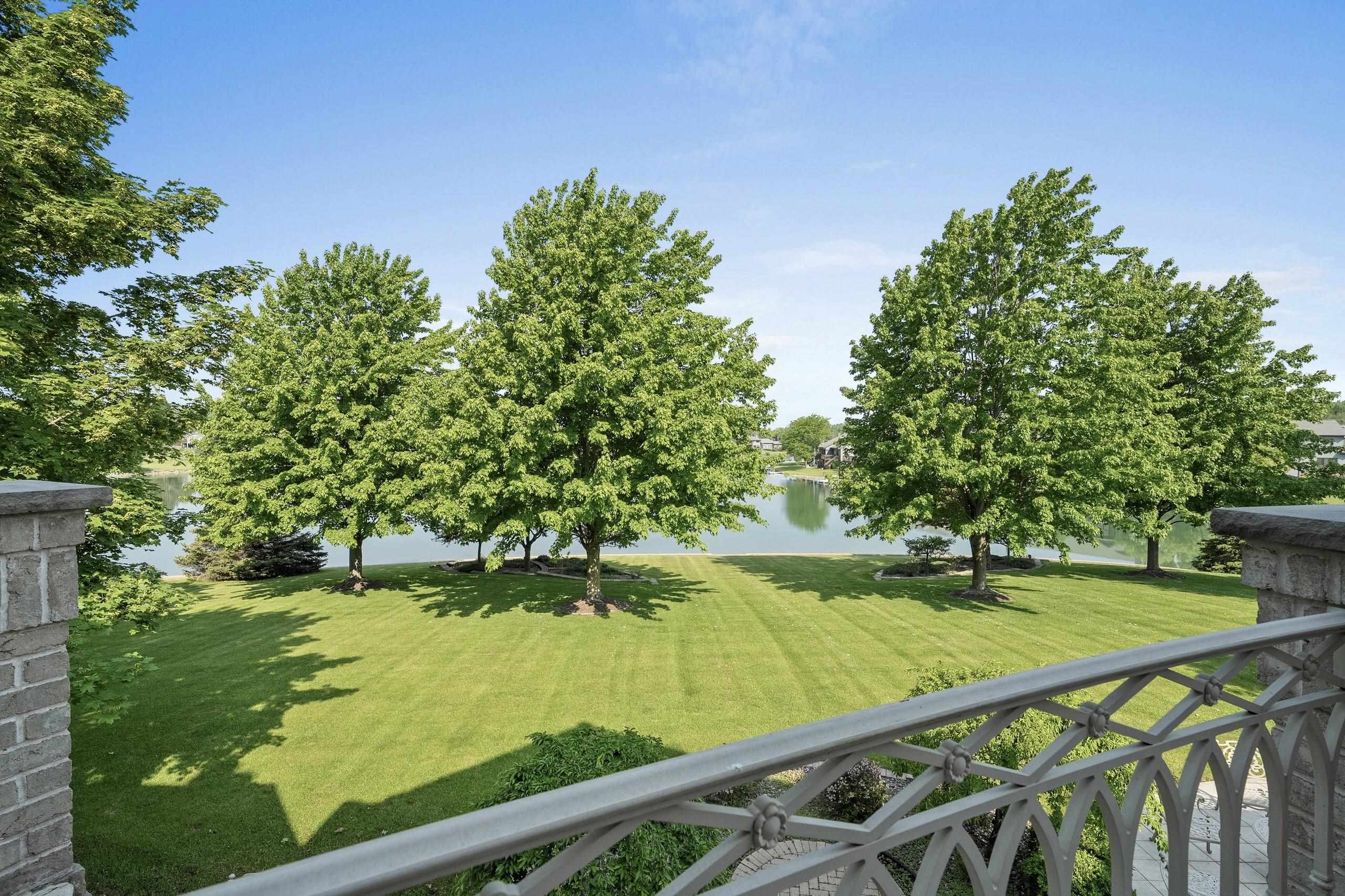 1605 E SONATA Drive