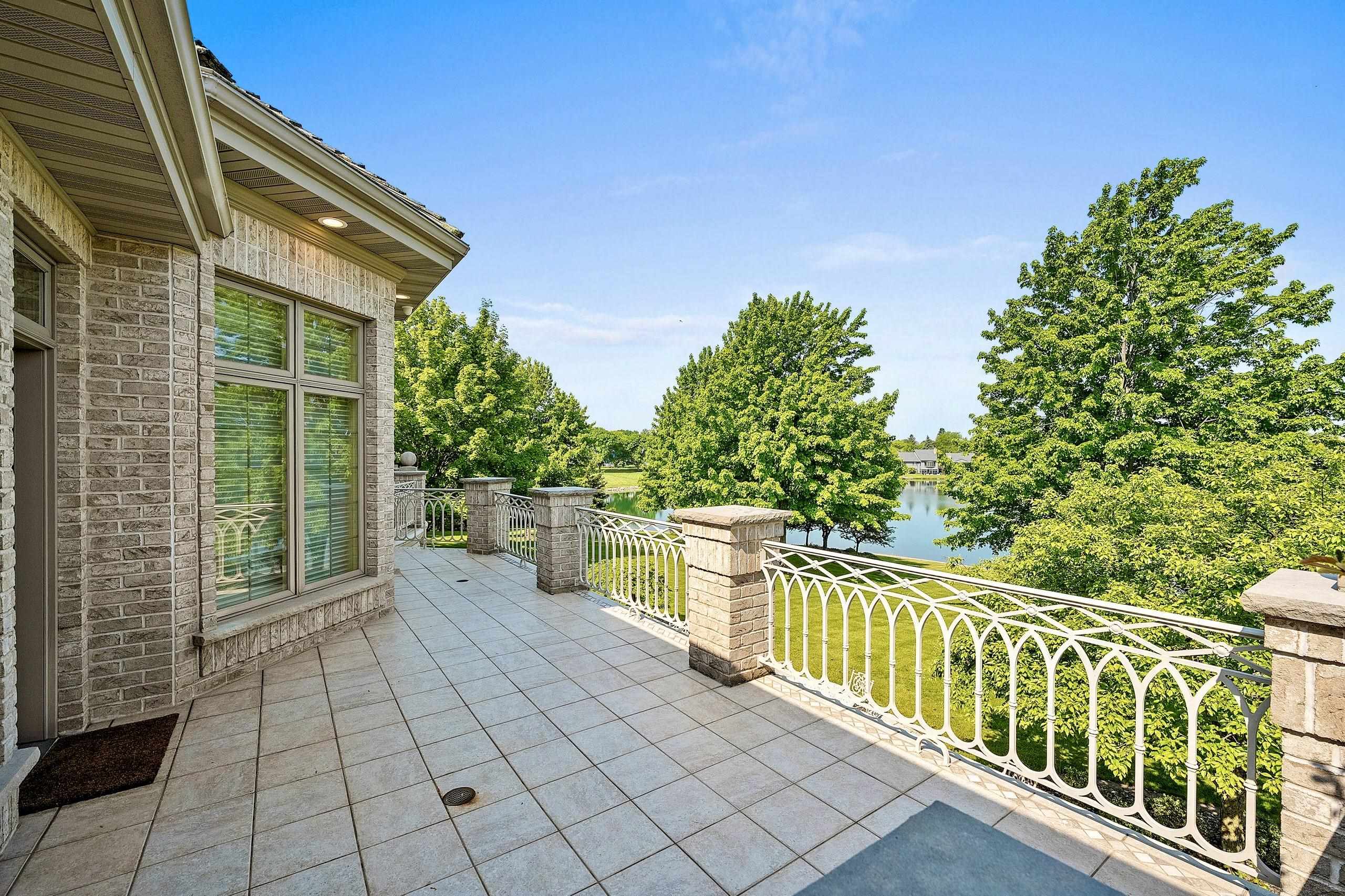 1605 E SONATA Drive