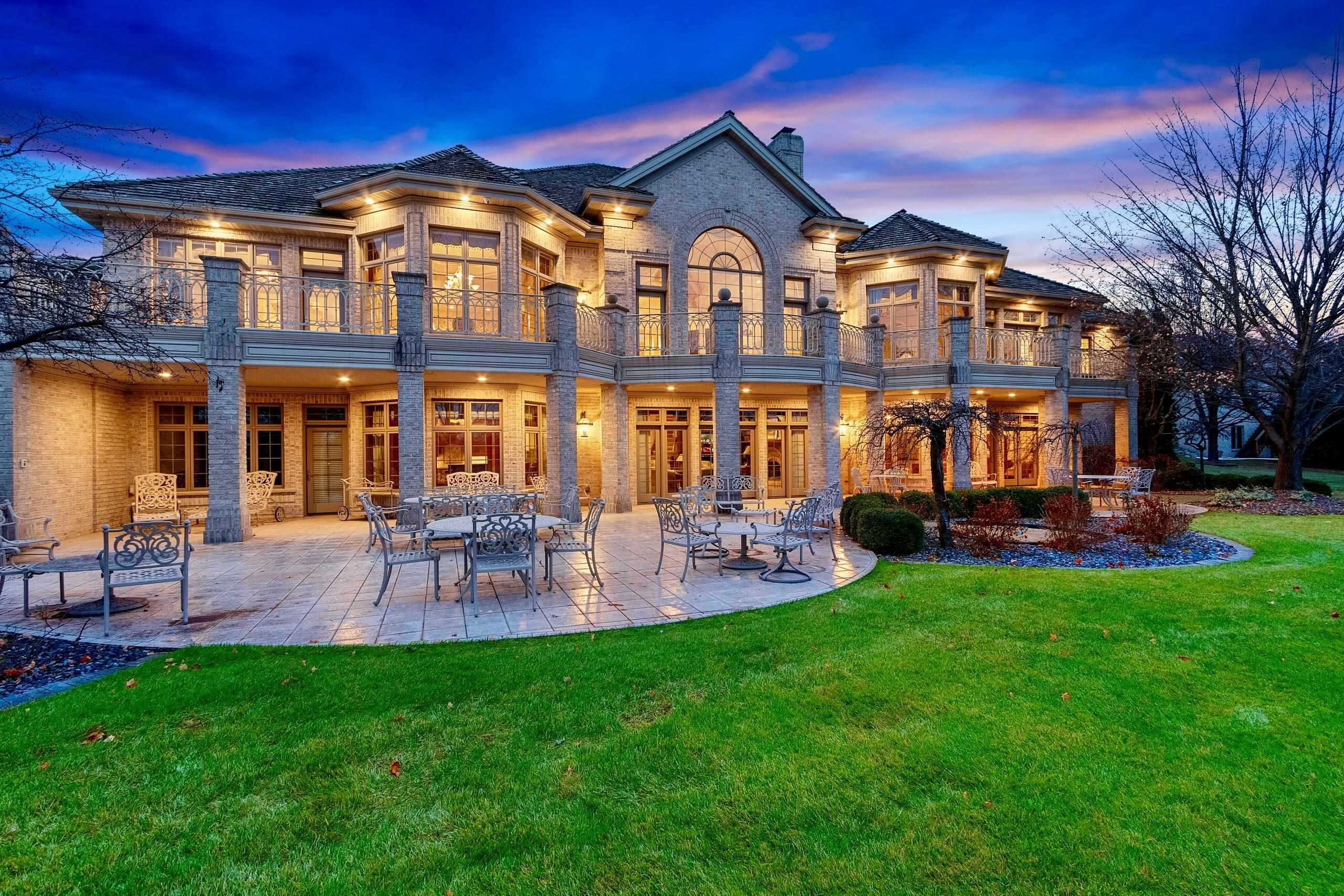 1605 E SONATA Drive