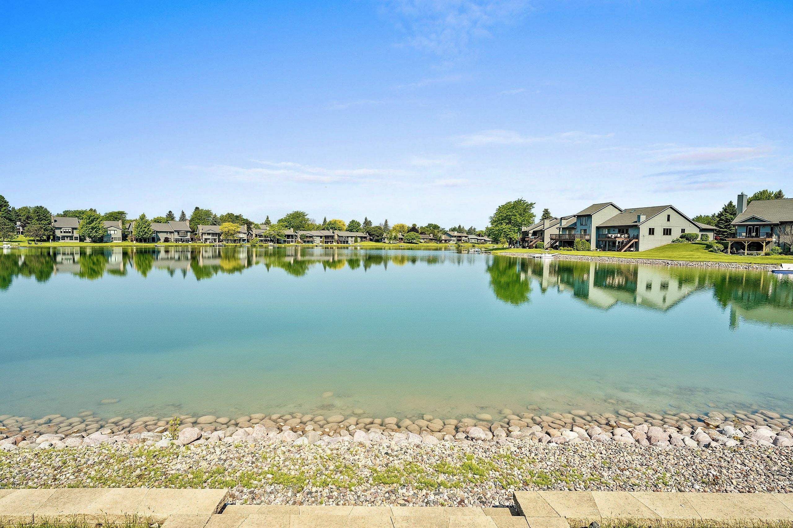 1605 E SONATA Drive