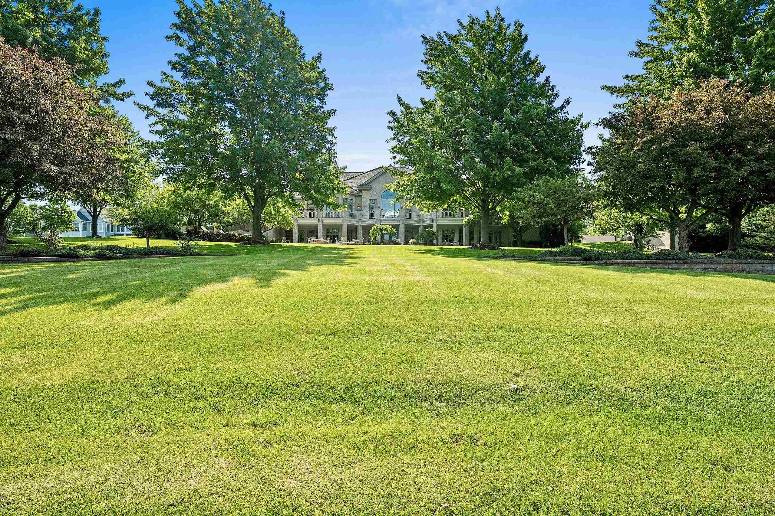 1605 E SONATA Drive