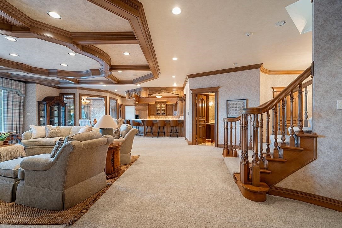 1605 E SONATA Drive