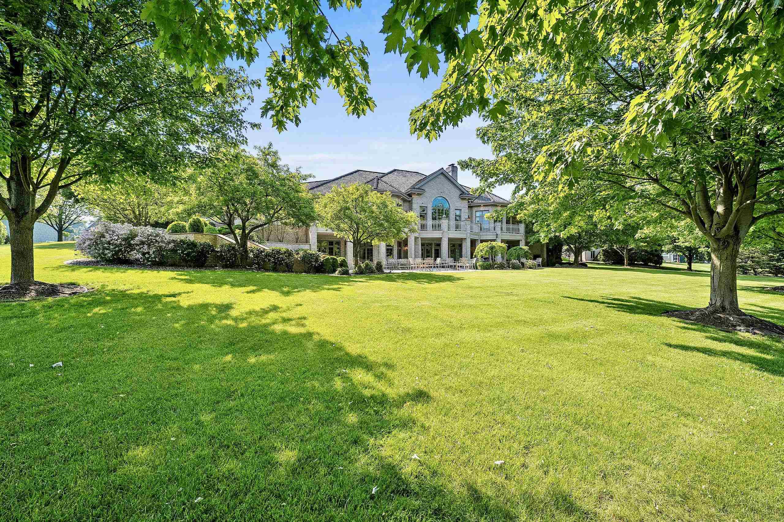 1605 E SONATA Drive
