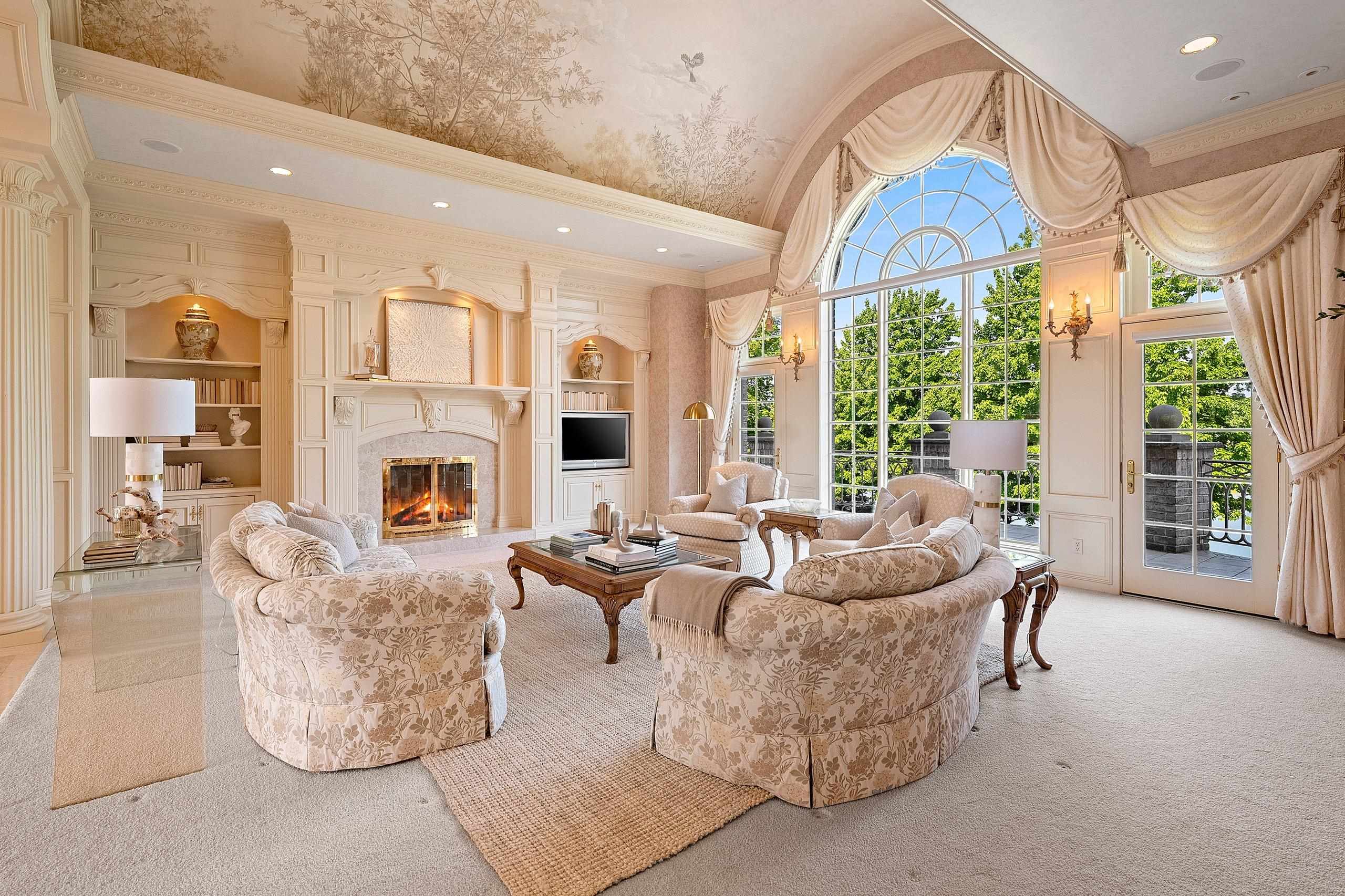 1605 E SONATA Drive
