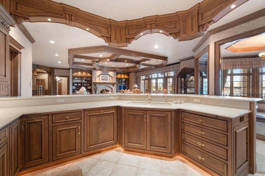 1605 E SONATA Drive