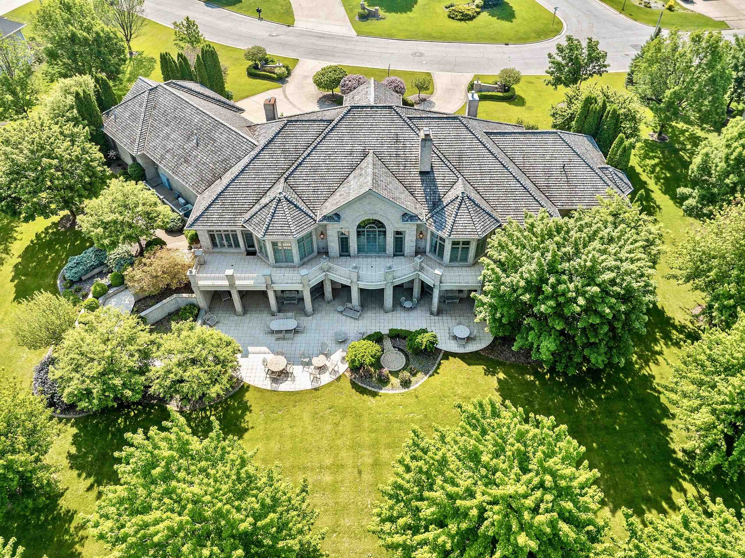 1605 E SONATA Drive