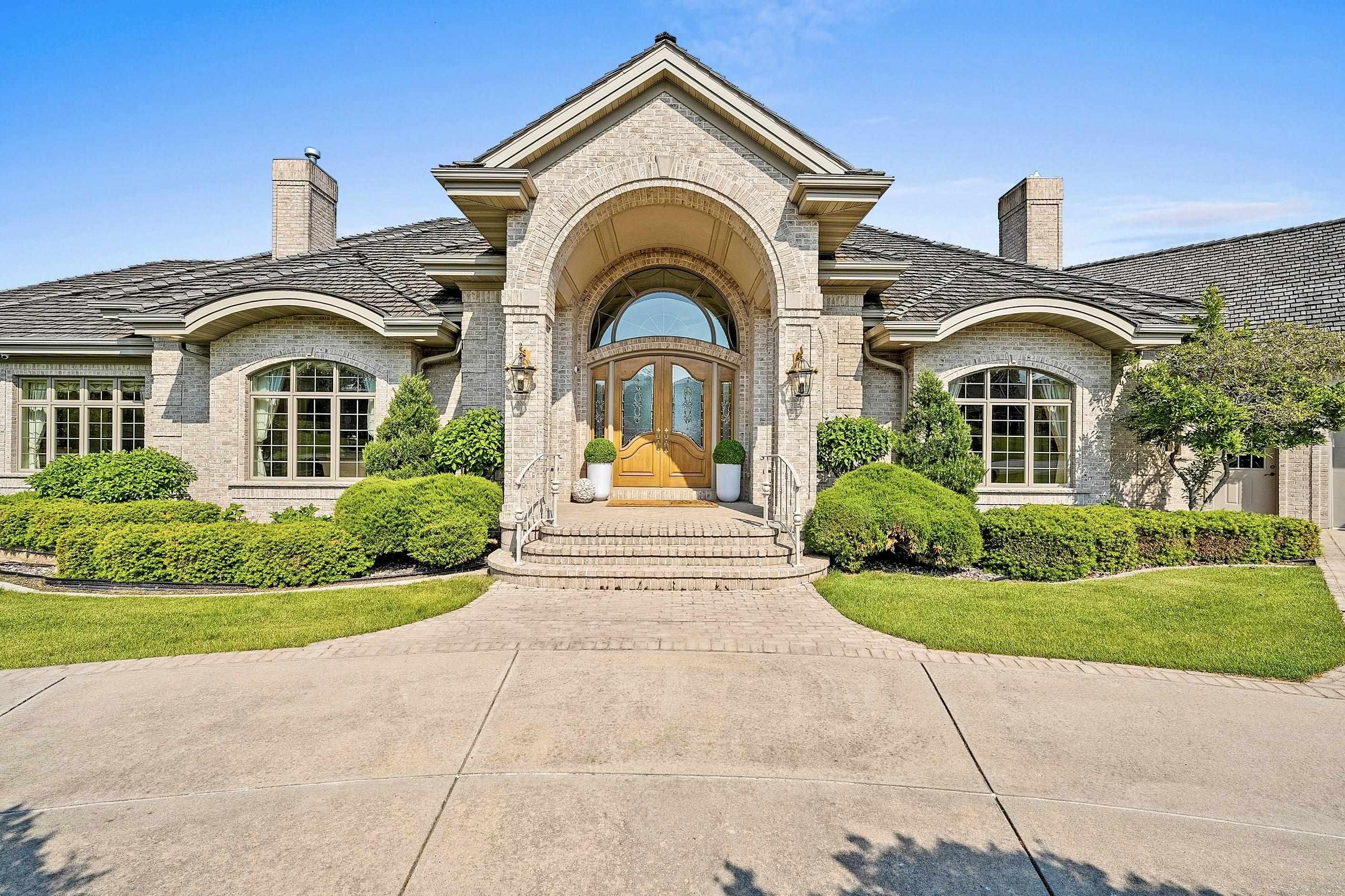 1605 E SONATA Drive