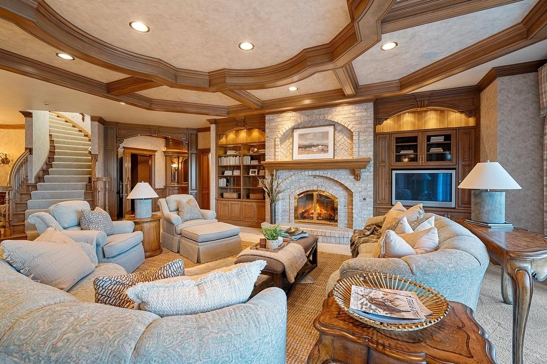 1605 E SONATA Drive