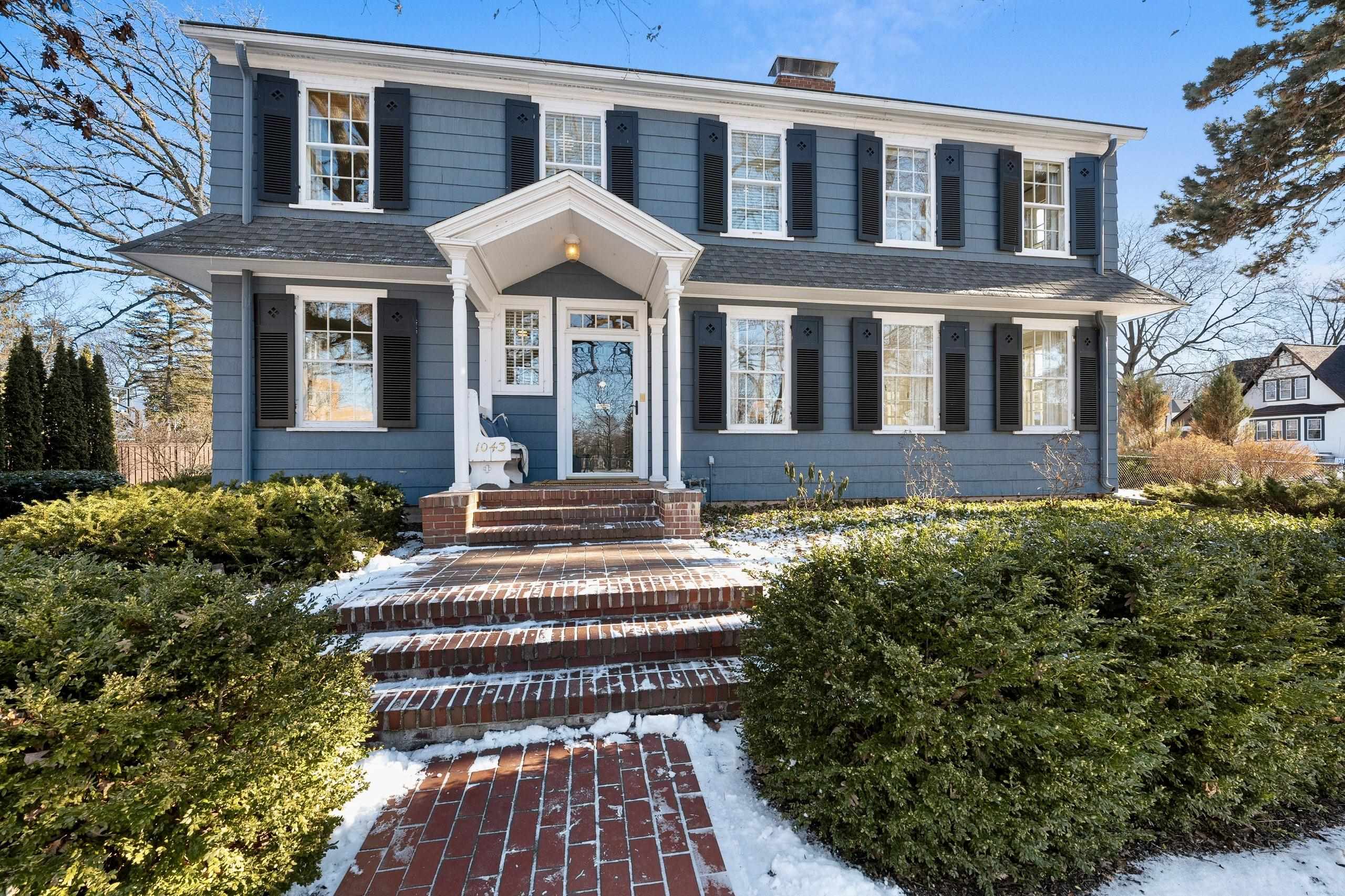 1043 S QUINCY Street