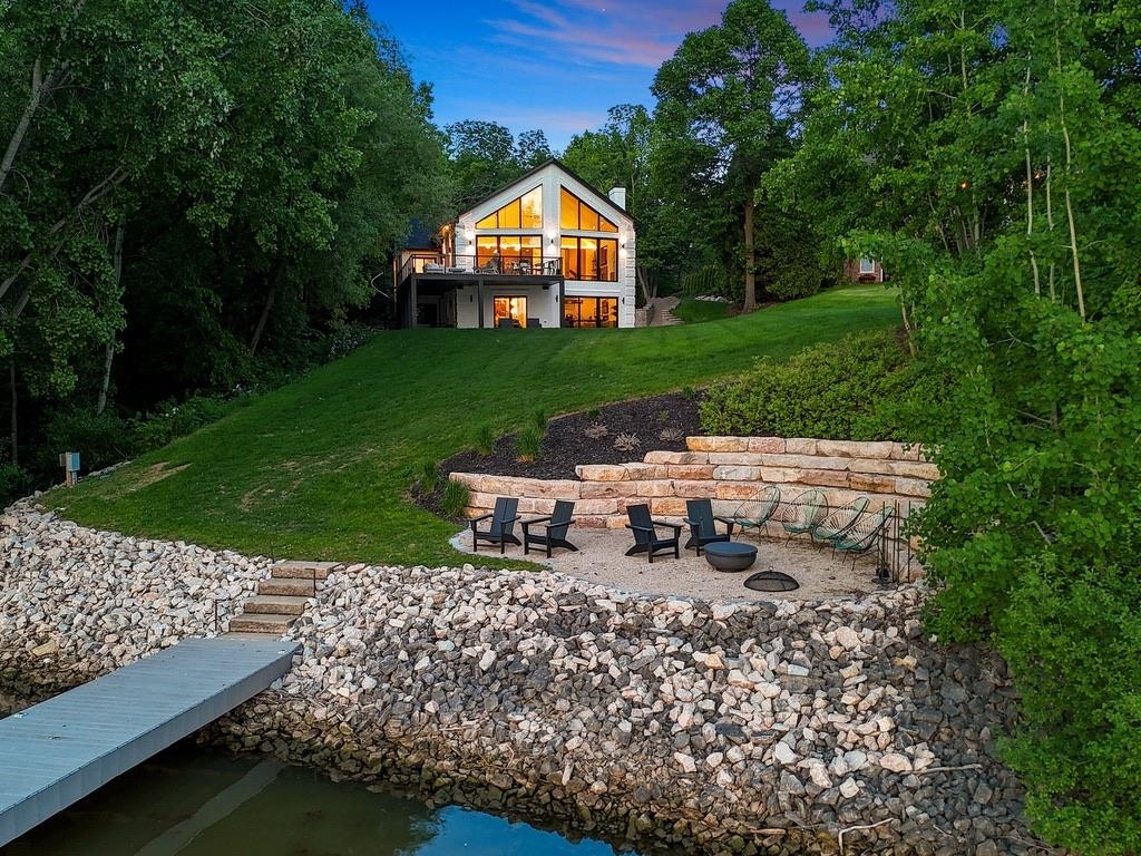 2080 GREENLEAF Road