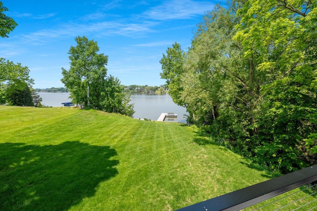 2080 GREENLEAF Road