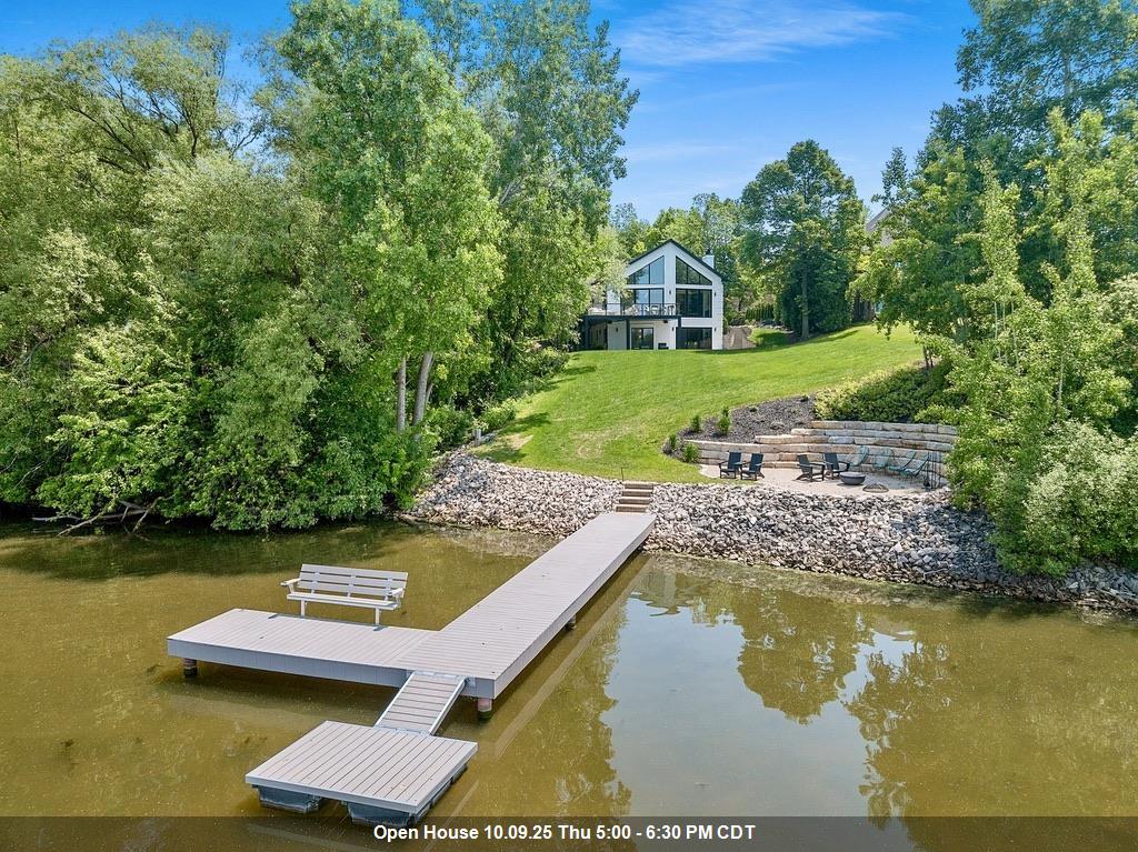 2080 GREENLEAF Road