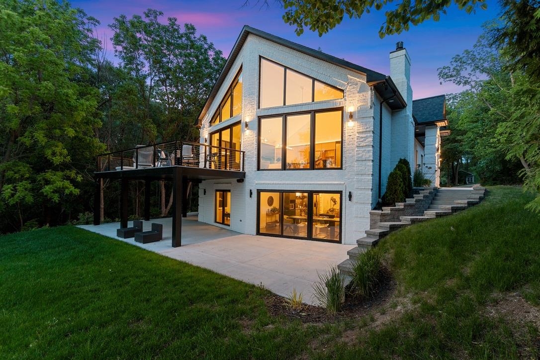 2080 GREENLEAF Road