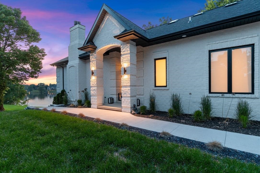 2080 GREENLEAF Road