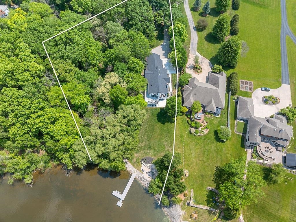 2080 GREENLEAF Road