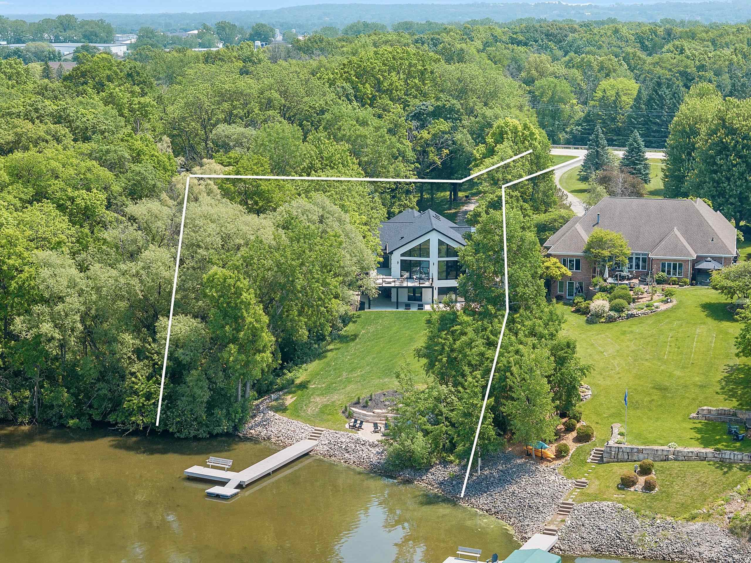 2080 GREENLEAF Road