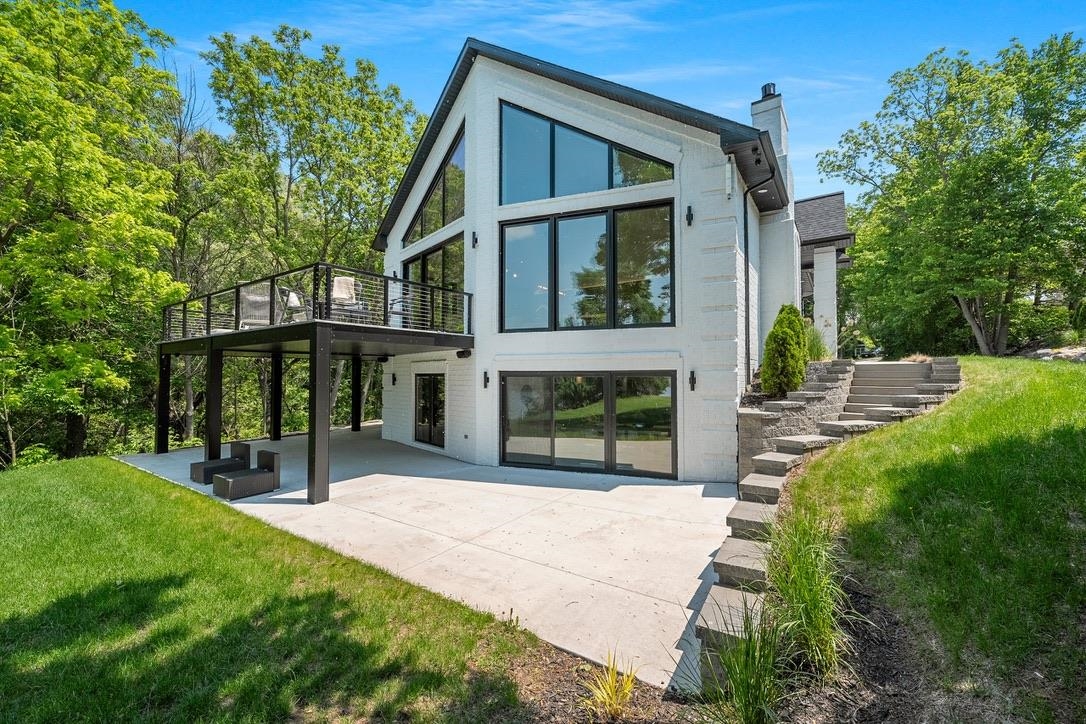 2080 GREENLEAF Road