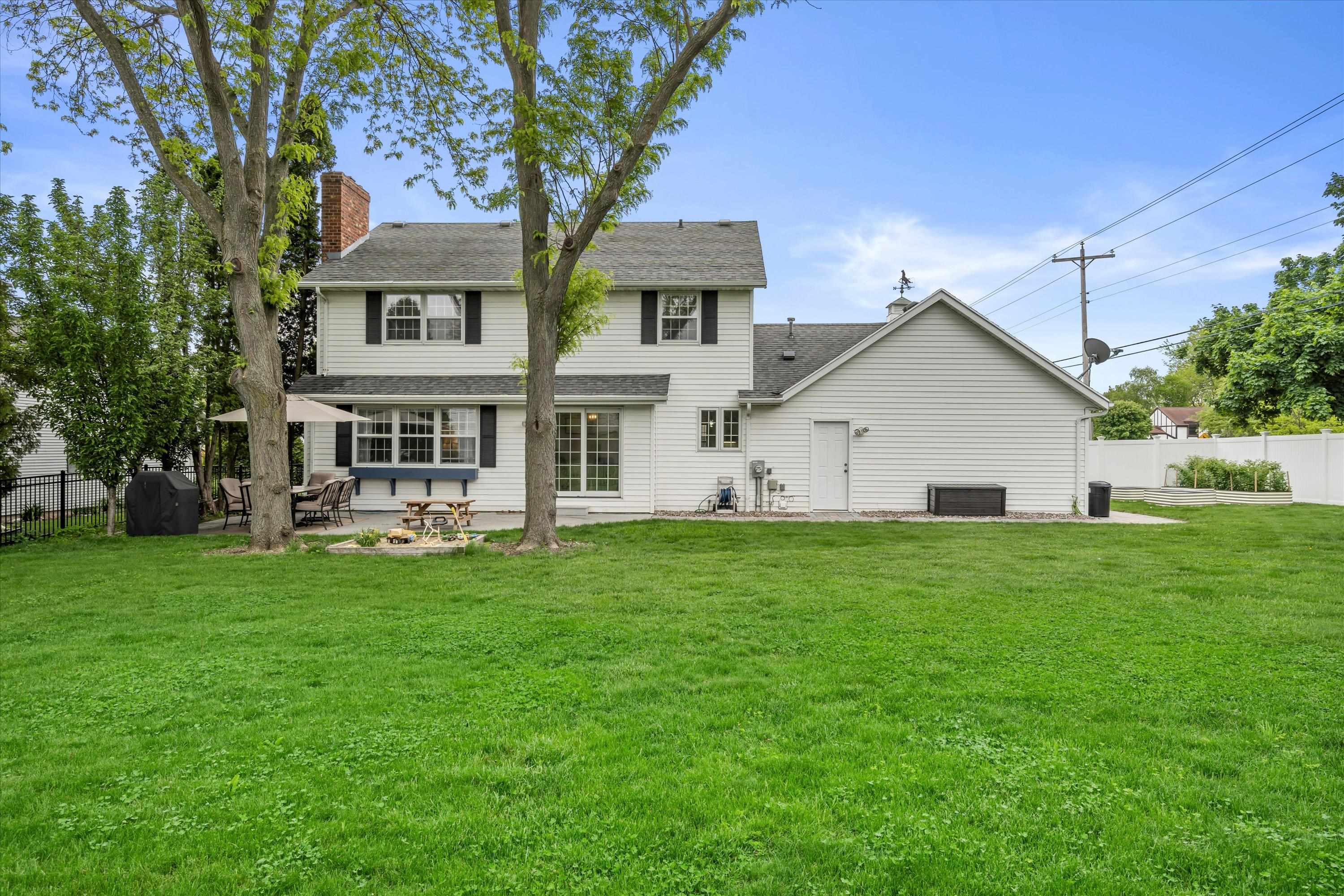 3274 CALAIS Court
