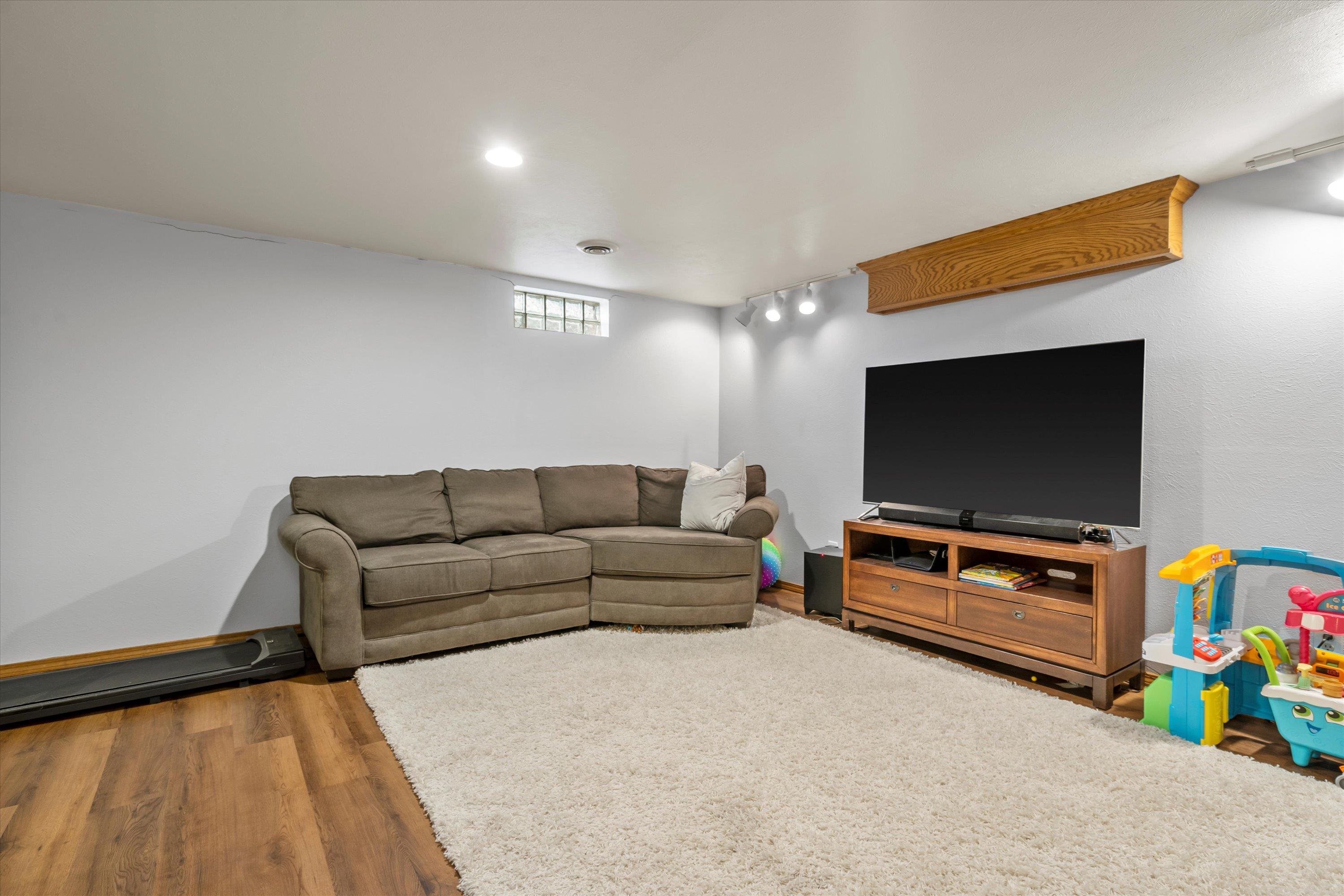 3274 CALAIS Court