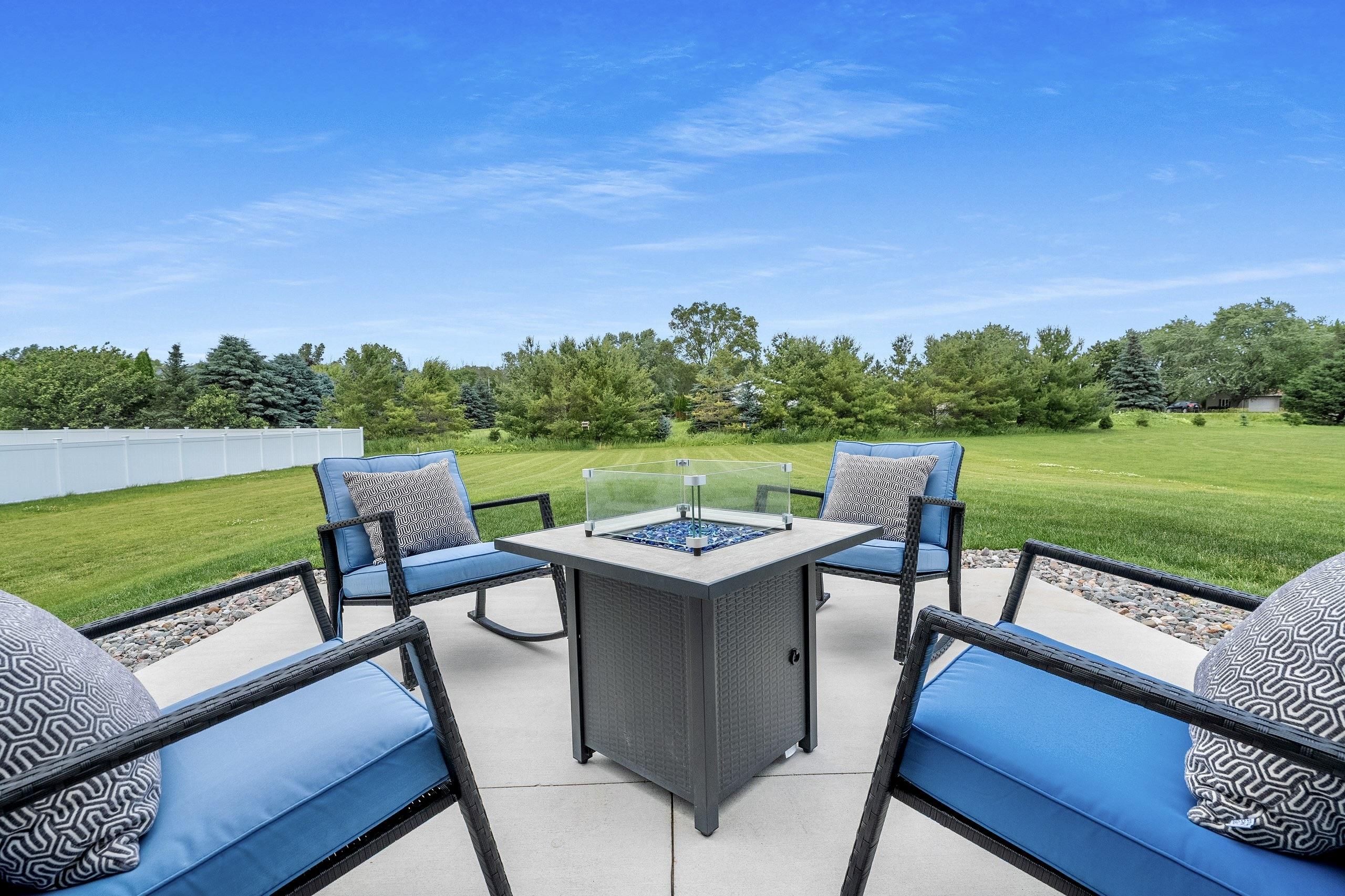 2406 RIDDLE Court