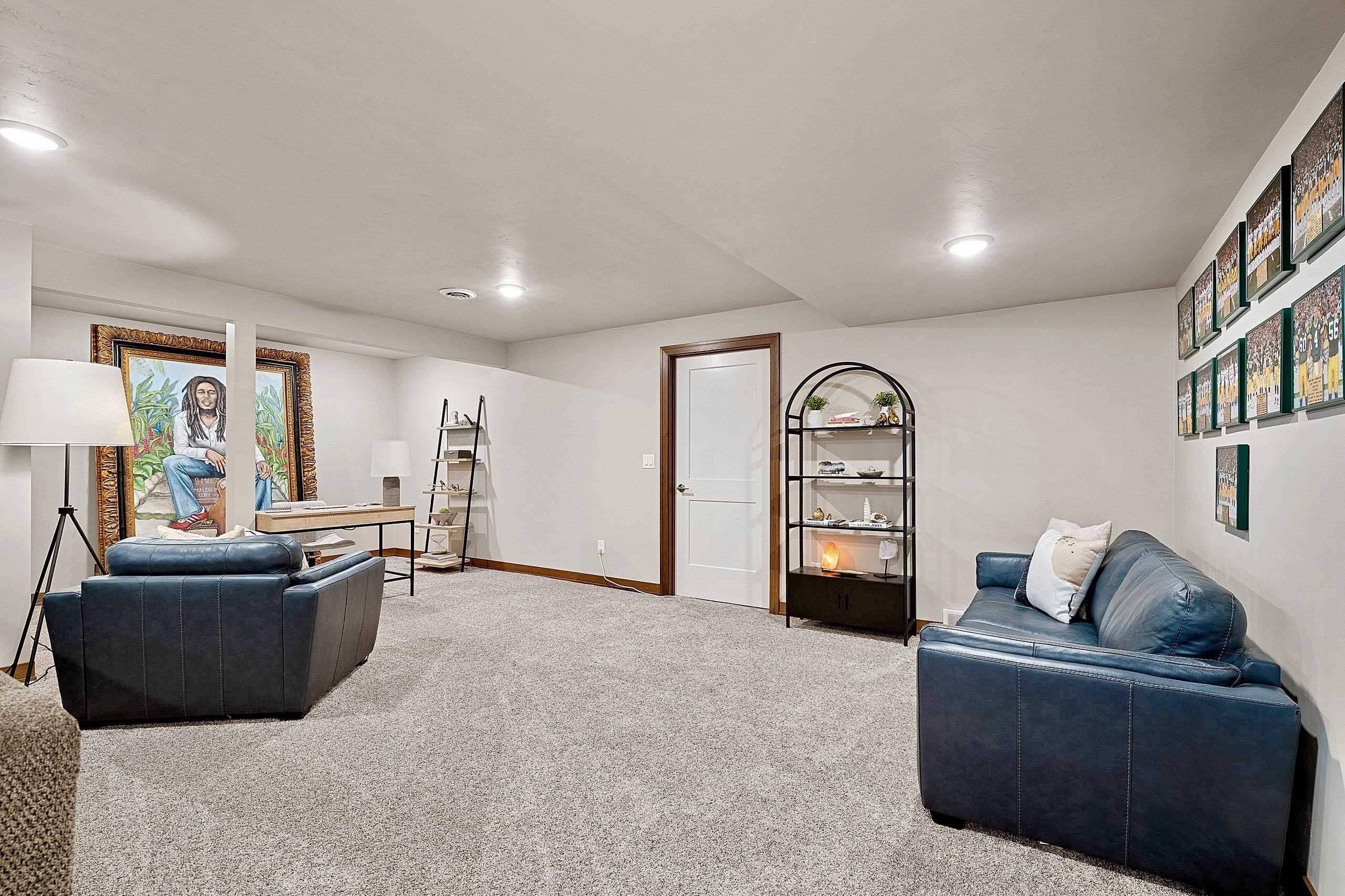2406 RIDDLE Court