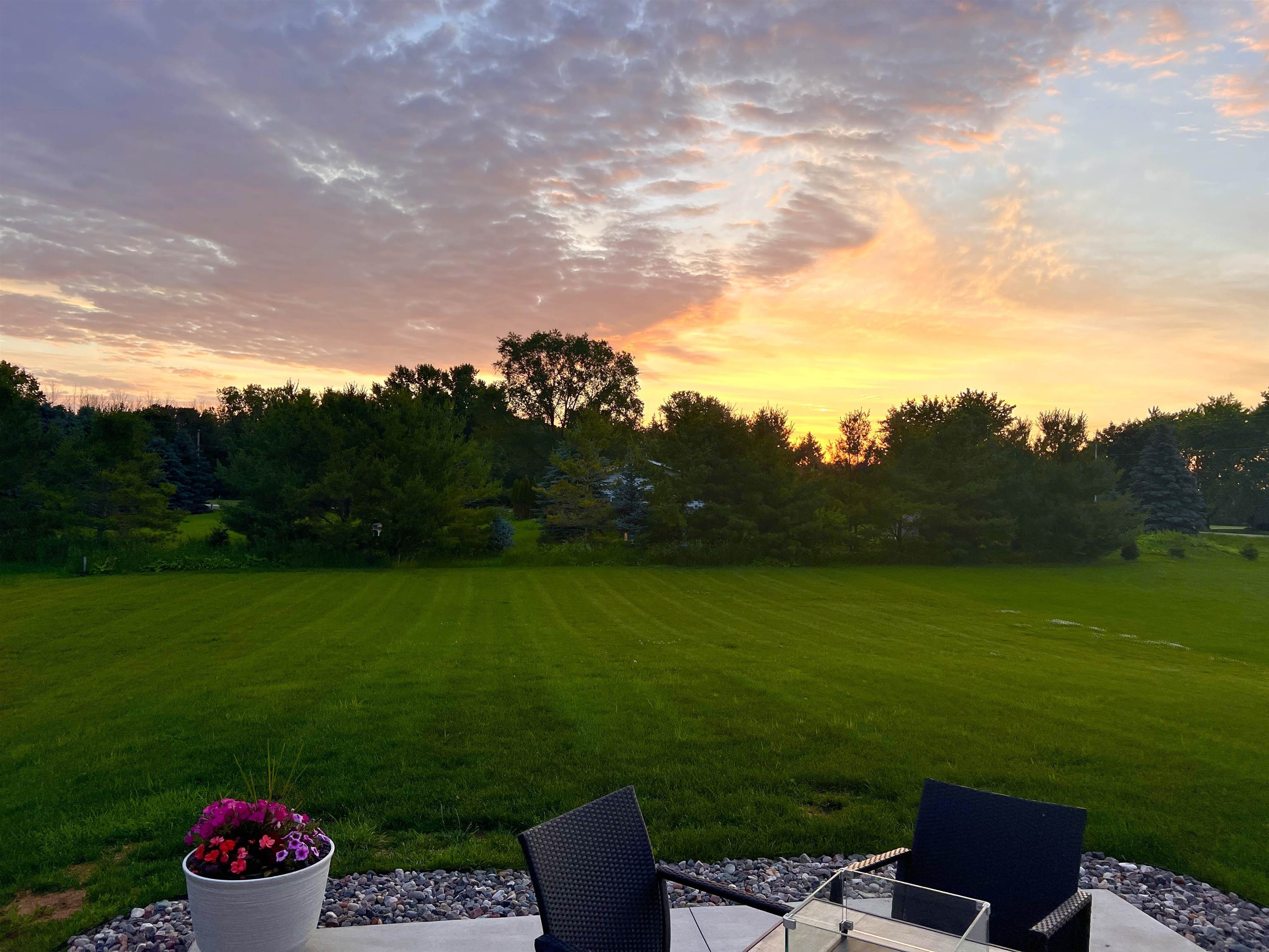 2406 RIDDLE Court