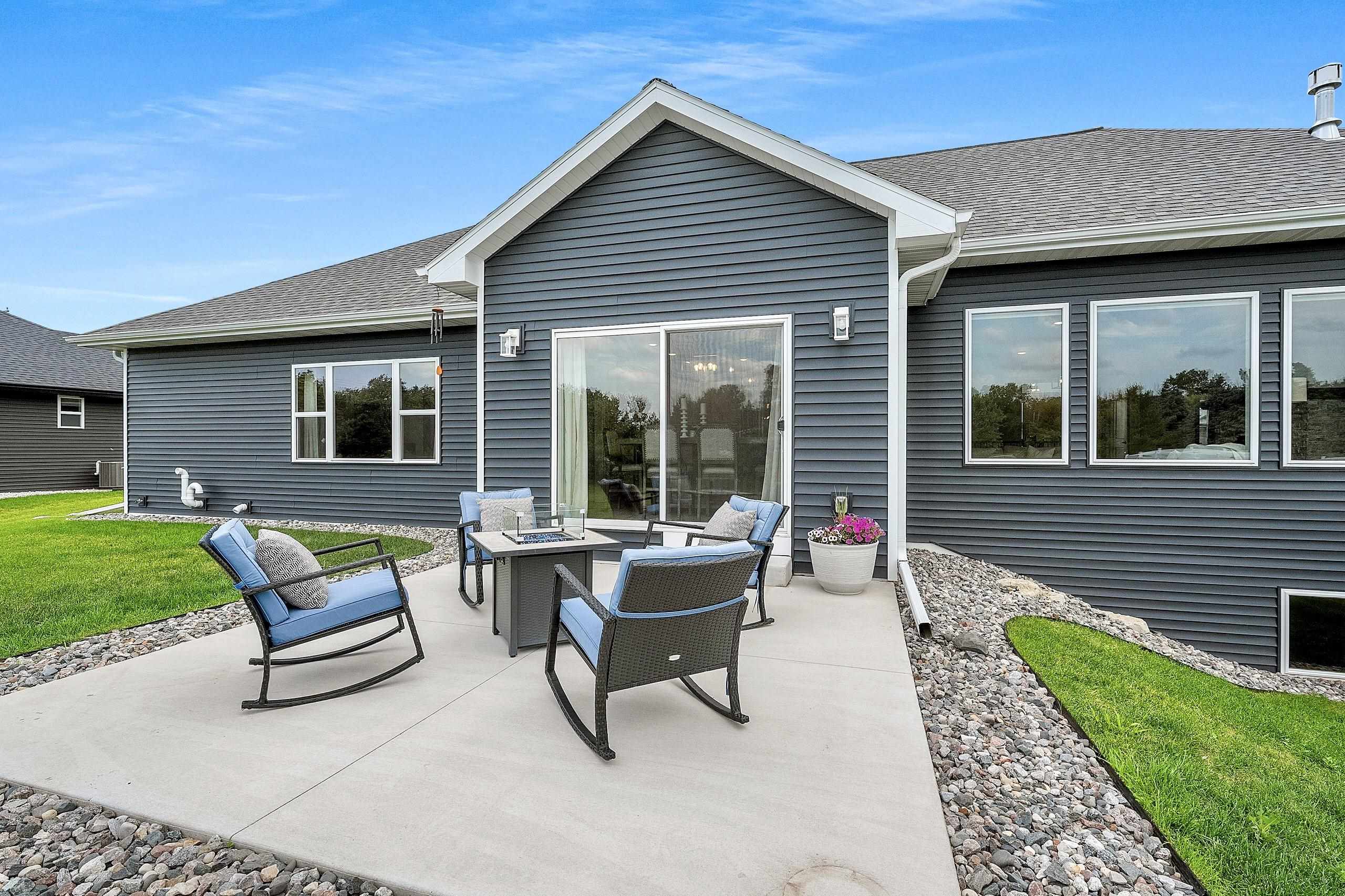 2406 RIDDLE Court