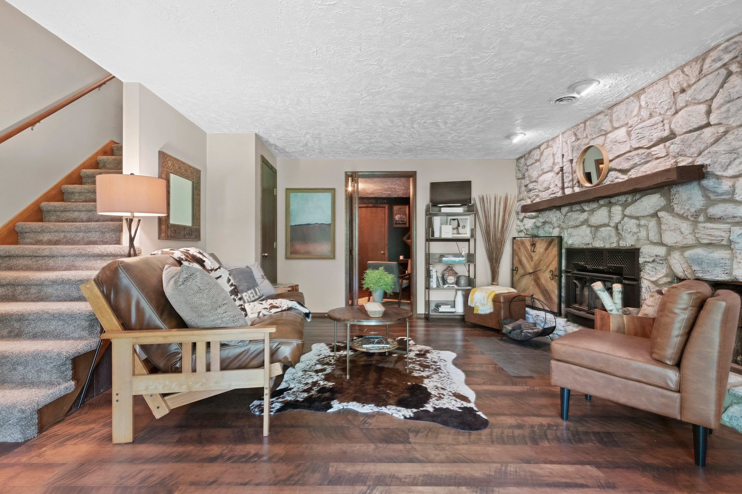 4466 CREEK VALLEY Lane