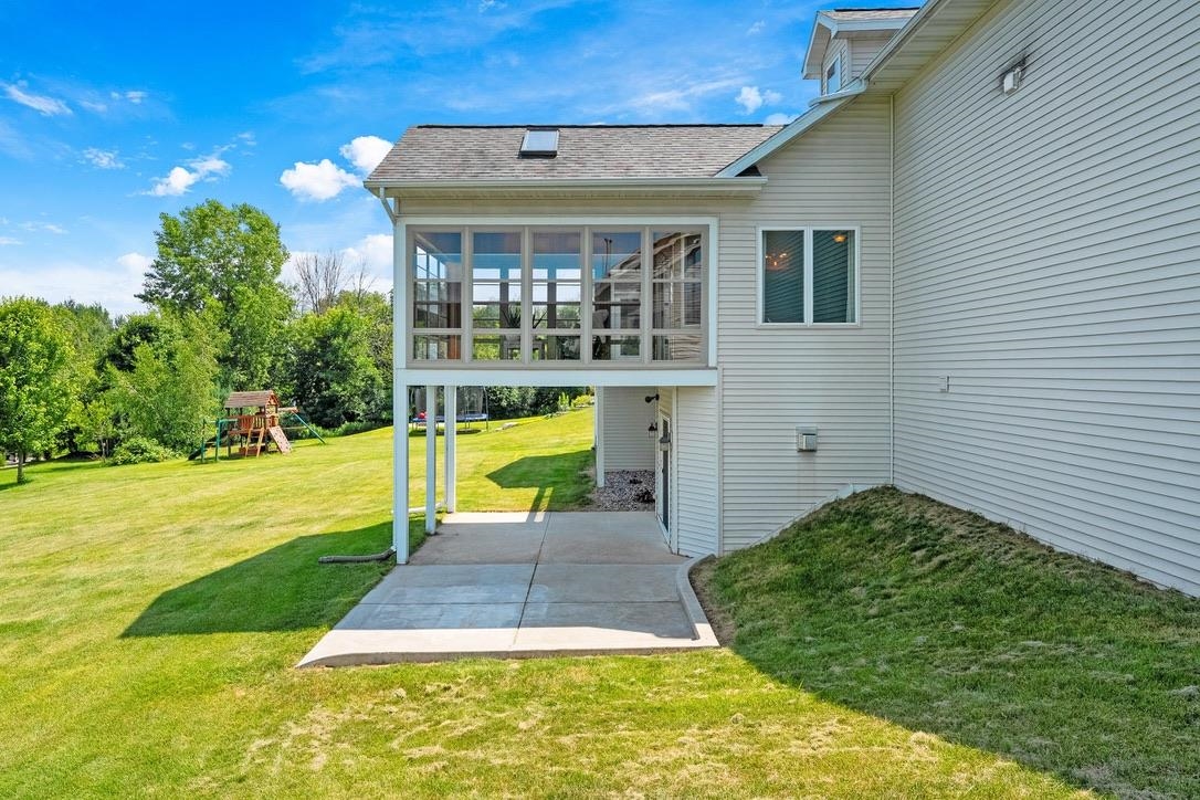 2134 LUXURY Drive
