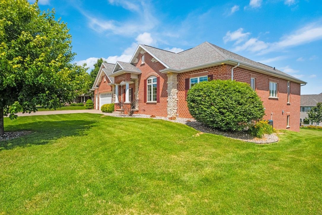 2134 LUXURY Drive