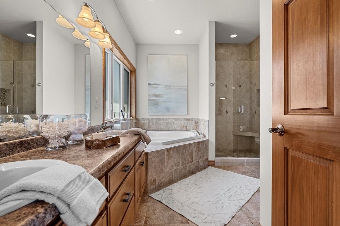 2134 LUXURY Drive