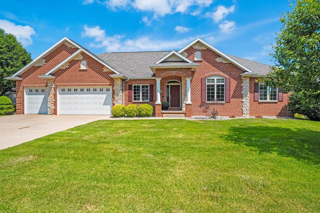 2134 LUXURY Drive
