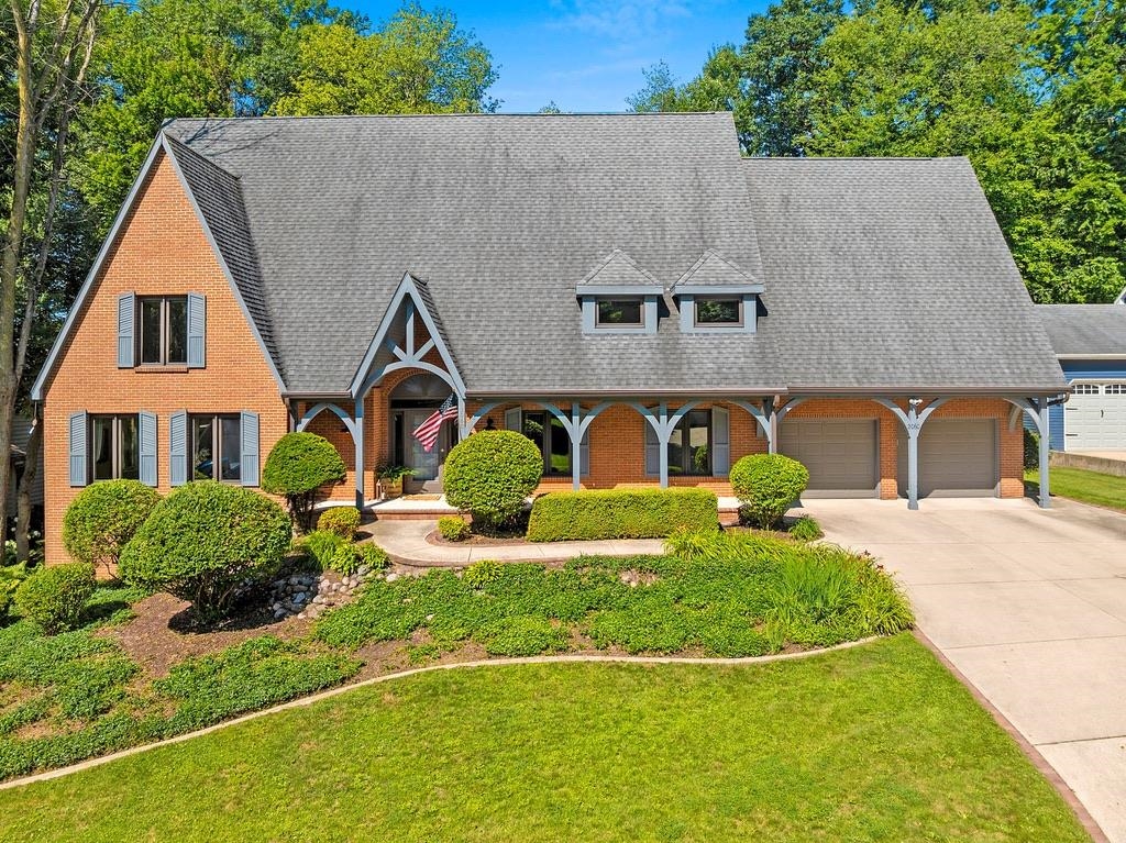 2060 WINTERGREEN Court