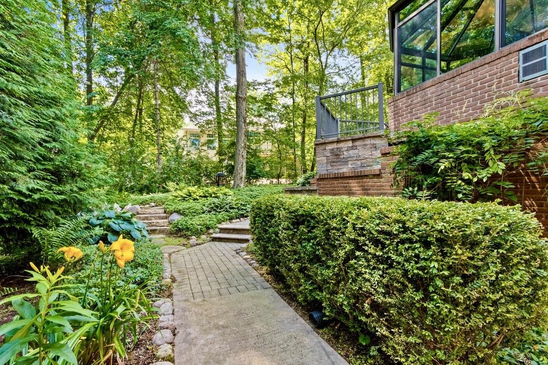 2060 WINTERGREEN Court